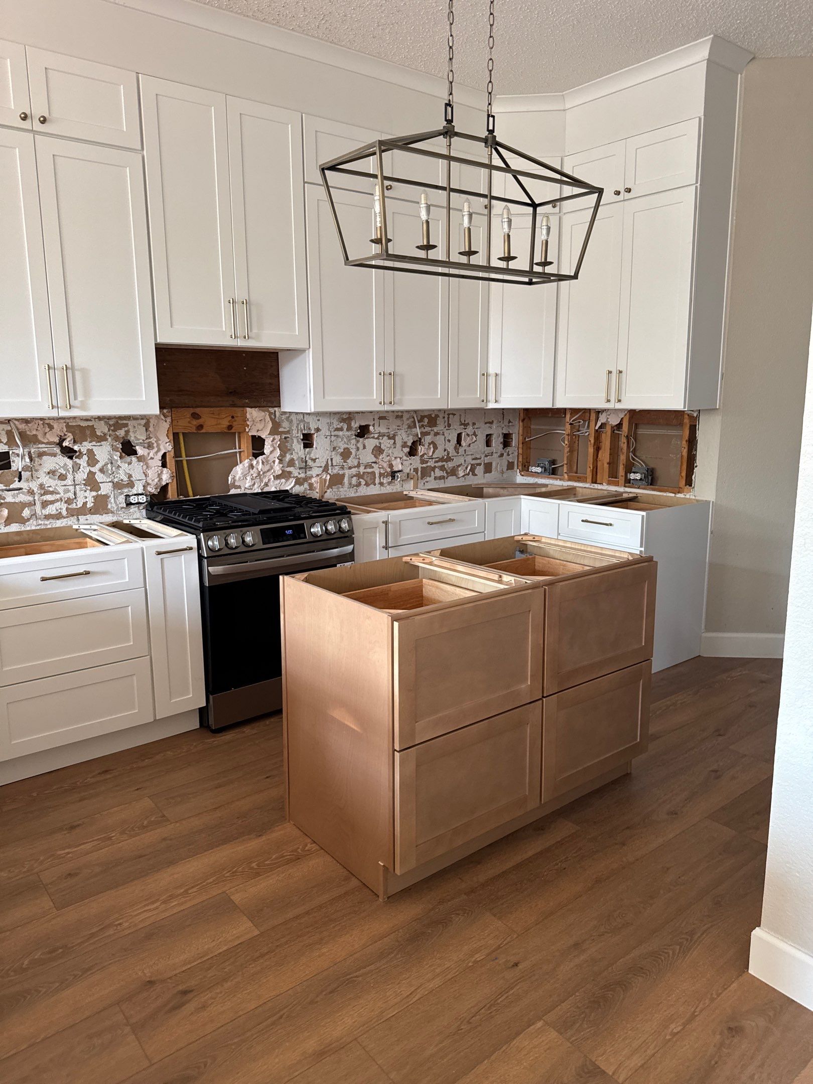 Full-Spectrum Home Makeover: Floor-to-Ceiling Remodel in 25 Days by Tibi Soli LLC