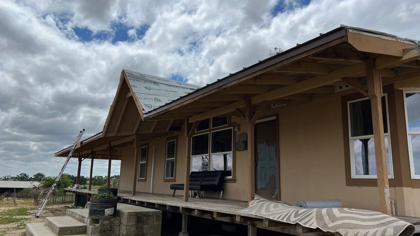 Metal roofing installation using Standing seam metal roofing system by Straight Edge Roofing Inc