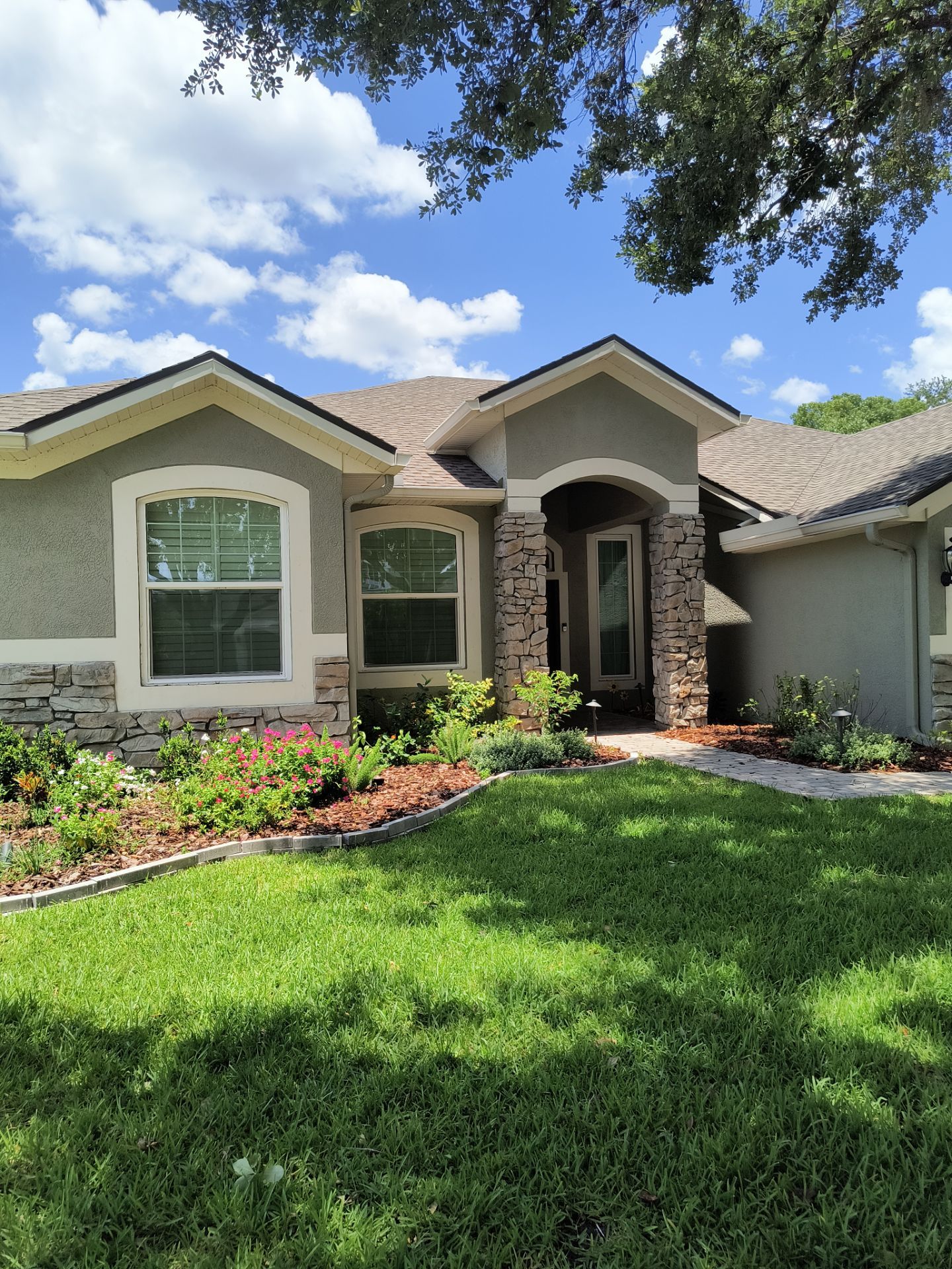 Professional Gutter Cleaning in Lutz FL by Gutter Professors