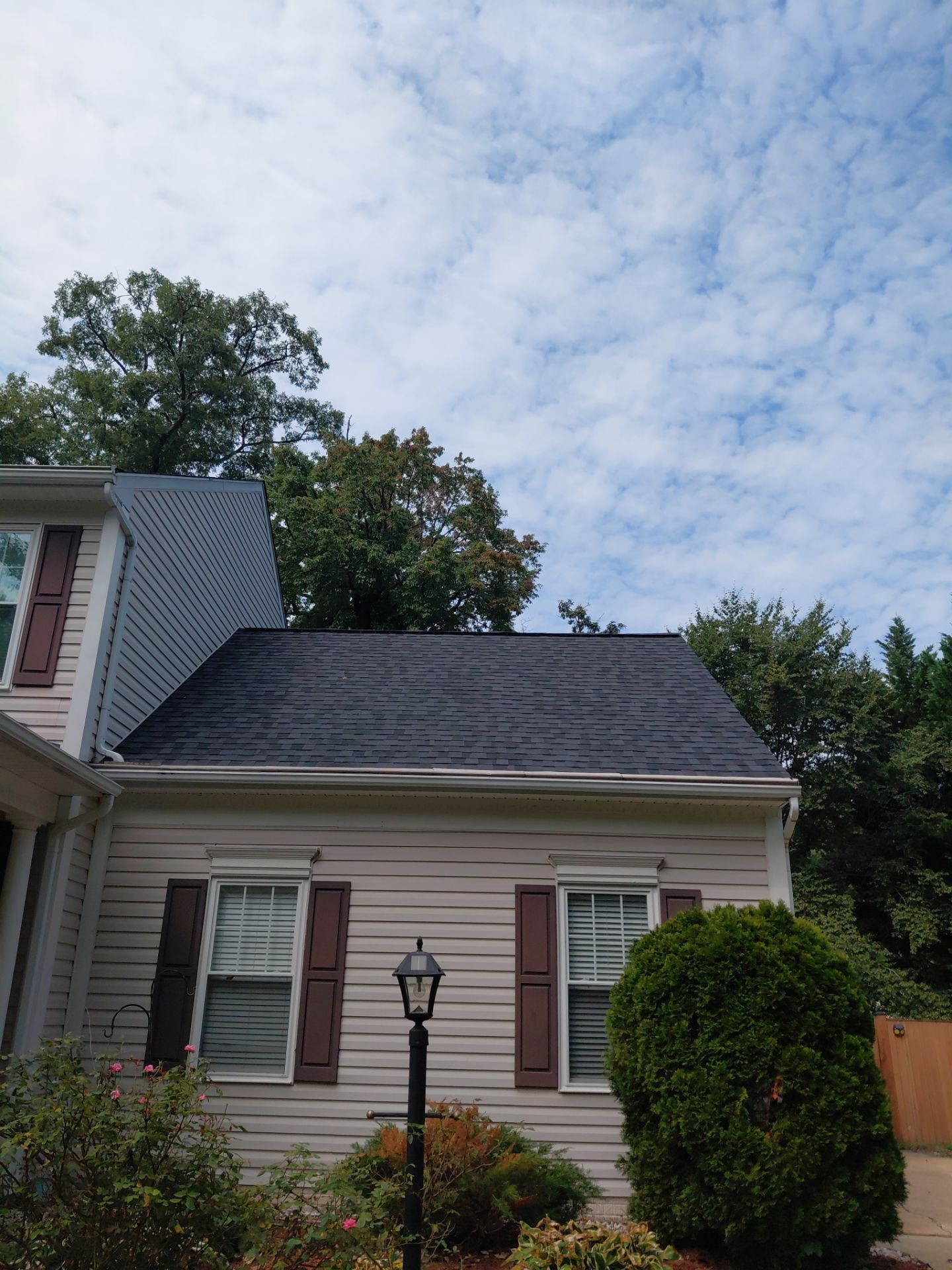 Lorton: Residential Roof with CertainTeed Landmark Pro in Max Def Moire Black by RM Banning, Inc.
