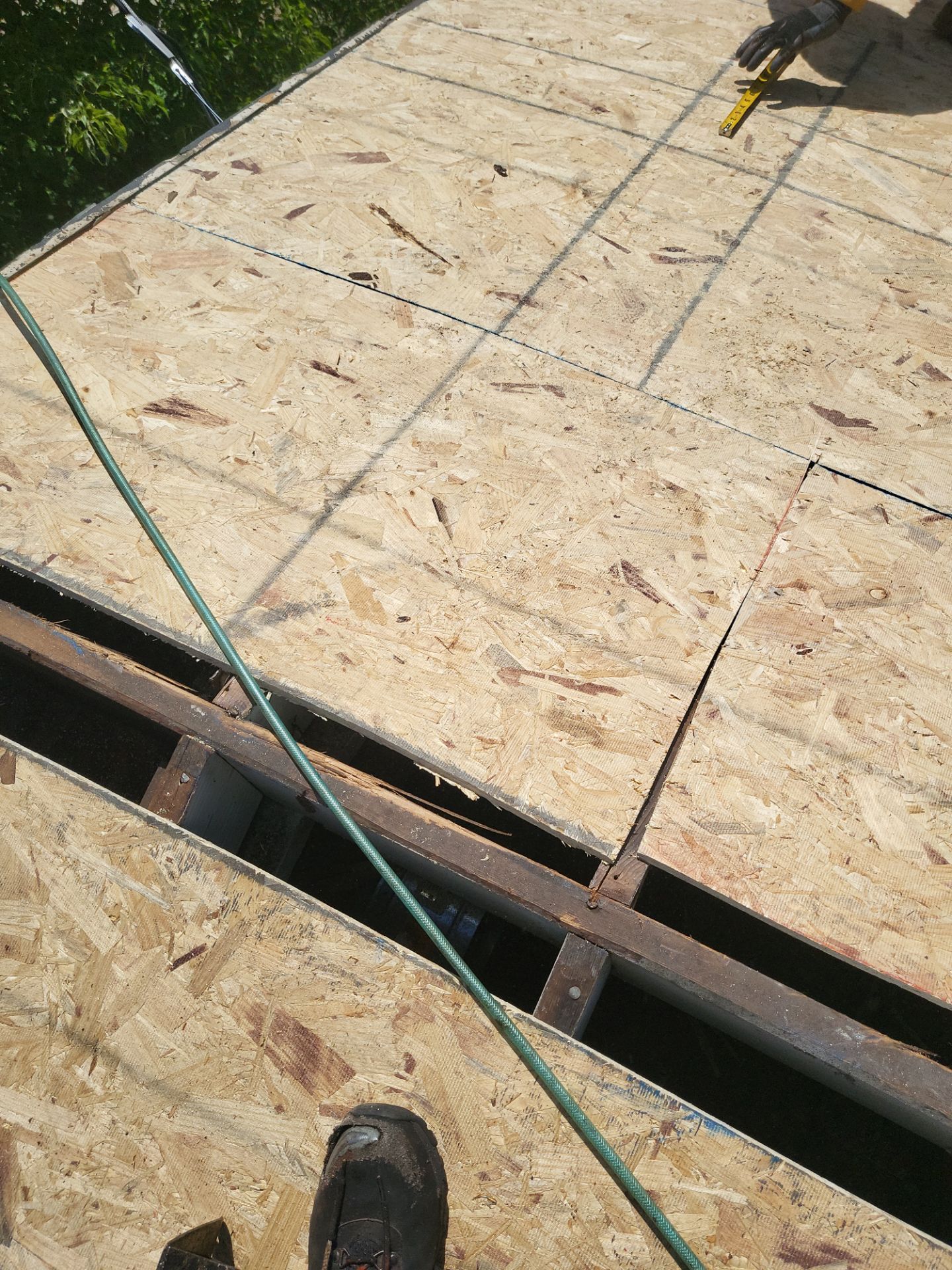 Atlas Pinnacle, Color, Coastal Granite, Drip Edge, Color, White by Eagle Eye Roofing