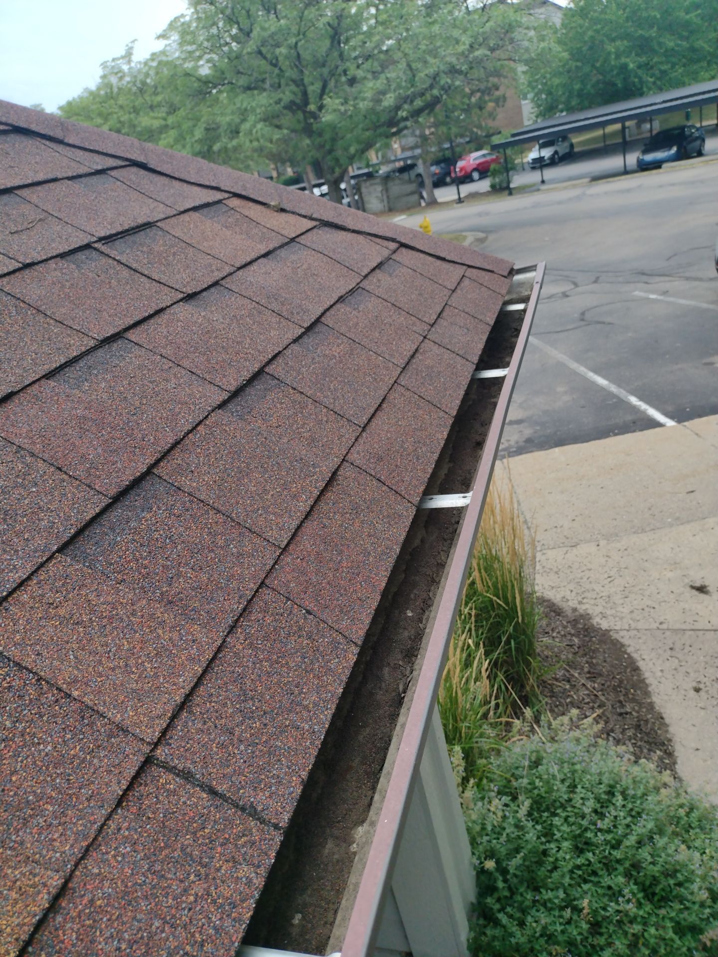 Commercial gutter cleaning Grand Rapids after photo with clean gutters