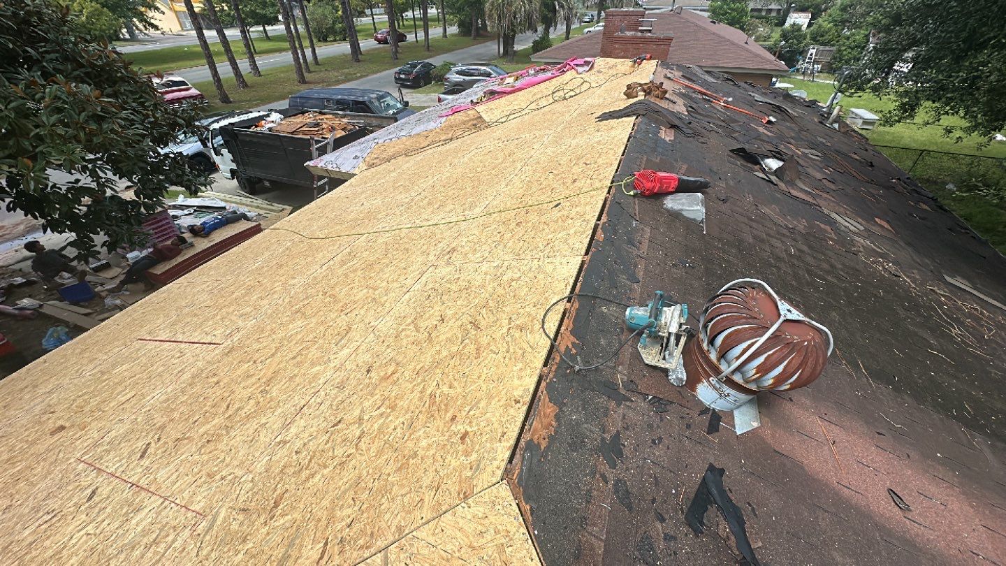 Residential Roofing Installation using Owens Corning Oakridge Estate Grey by Talya Roofing