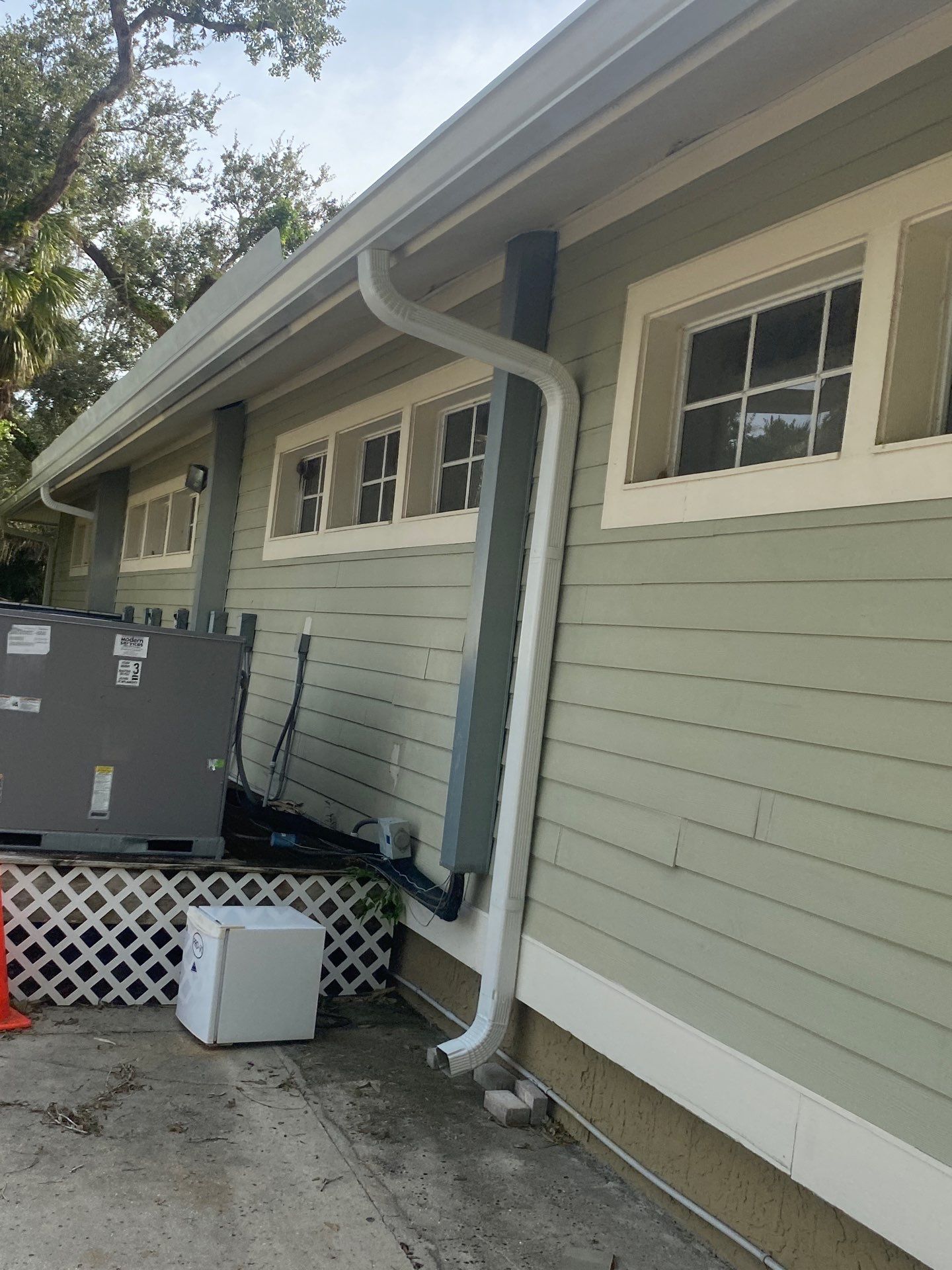 7-Inch Smooth Box Seamless Gutters using smooth box gutters in Fort Myers FL by Gutter Professors