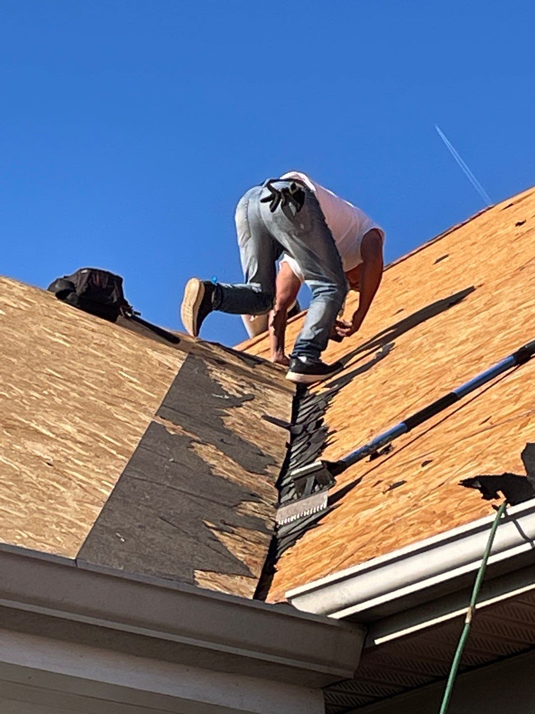 Owens Corning Duration in Teak by Undersun Roofing 