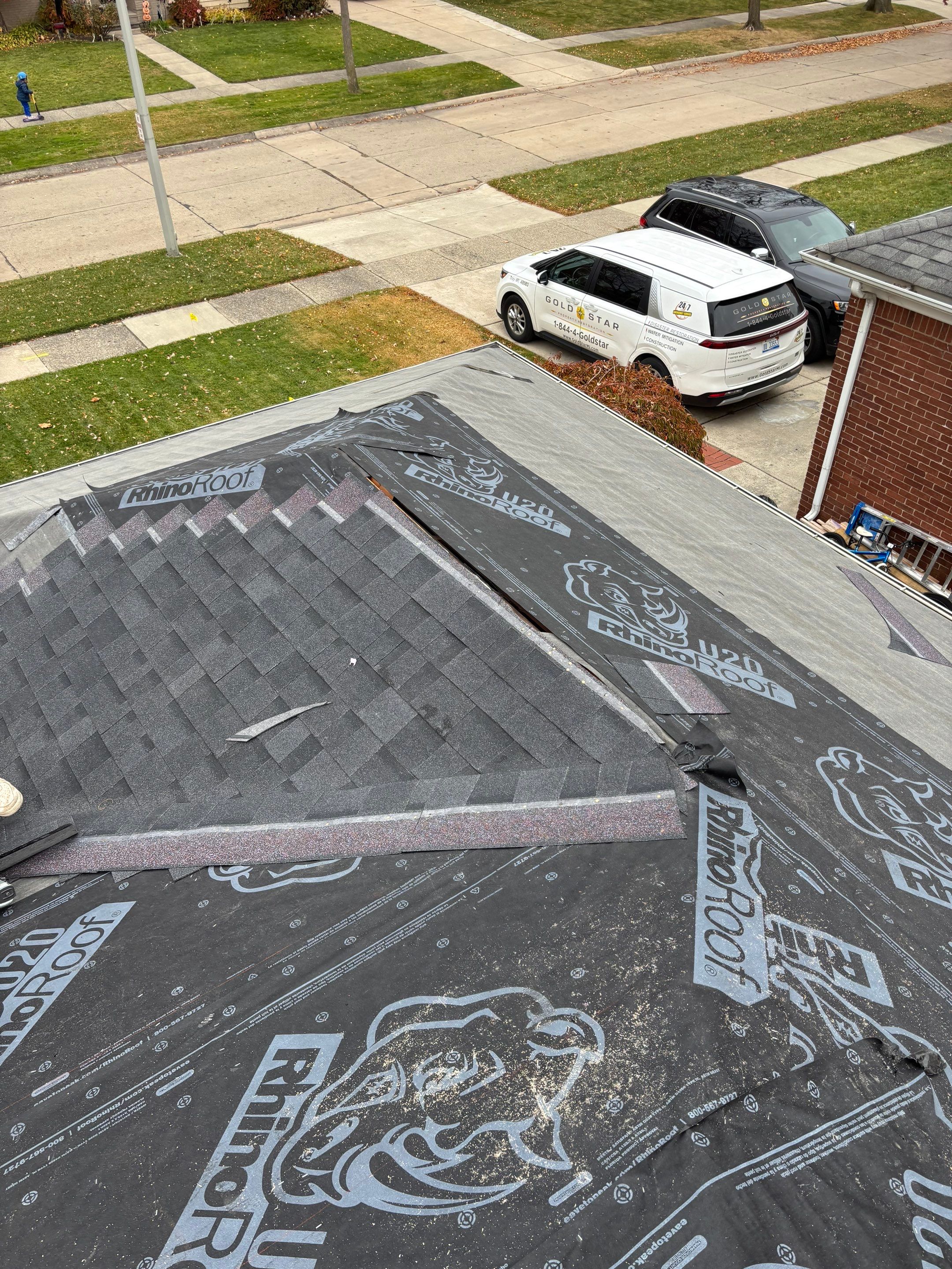 Roof Replacement using Owens Corning Onyx Black by 180 Contractors