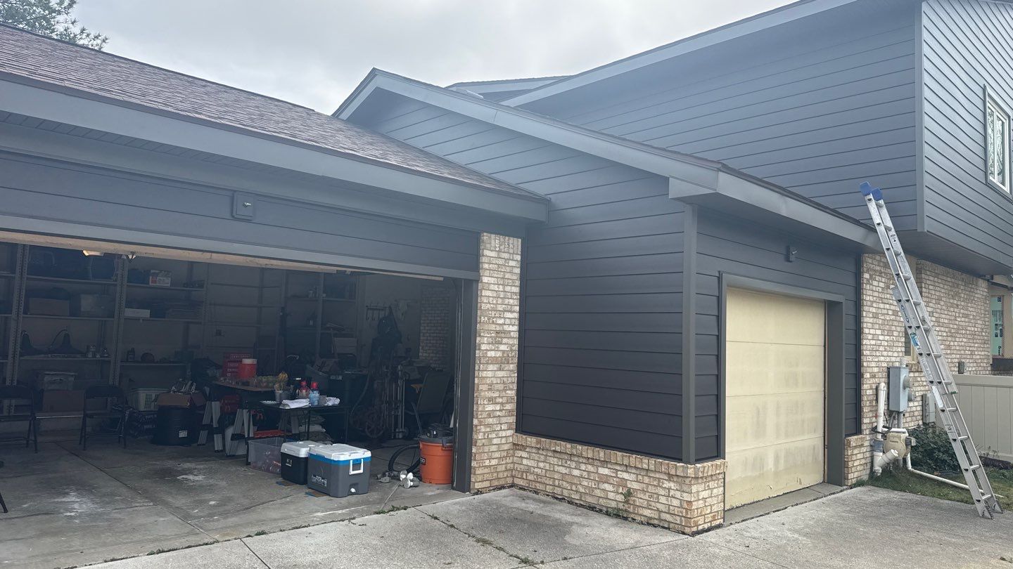 Siding Replacement using Alside S7 Cedar Mill Grain Cast Iron by 180 Contractors