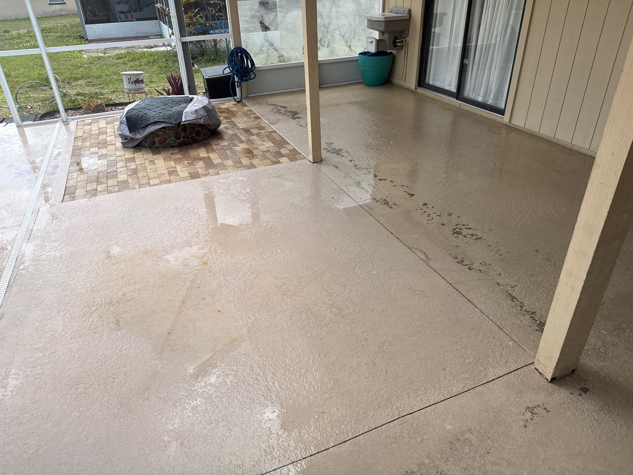 Pool Cage & Painted Pool Deck Cleaning in Sarasota, FL | Soft Wash by Sunshine AquaWash
