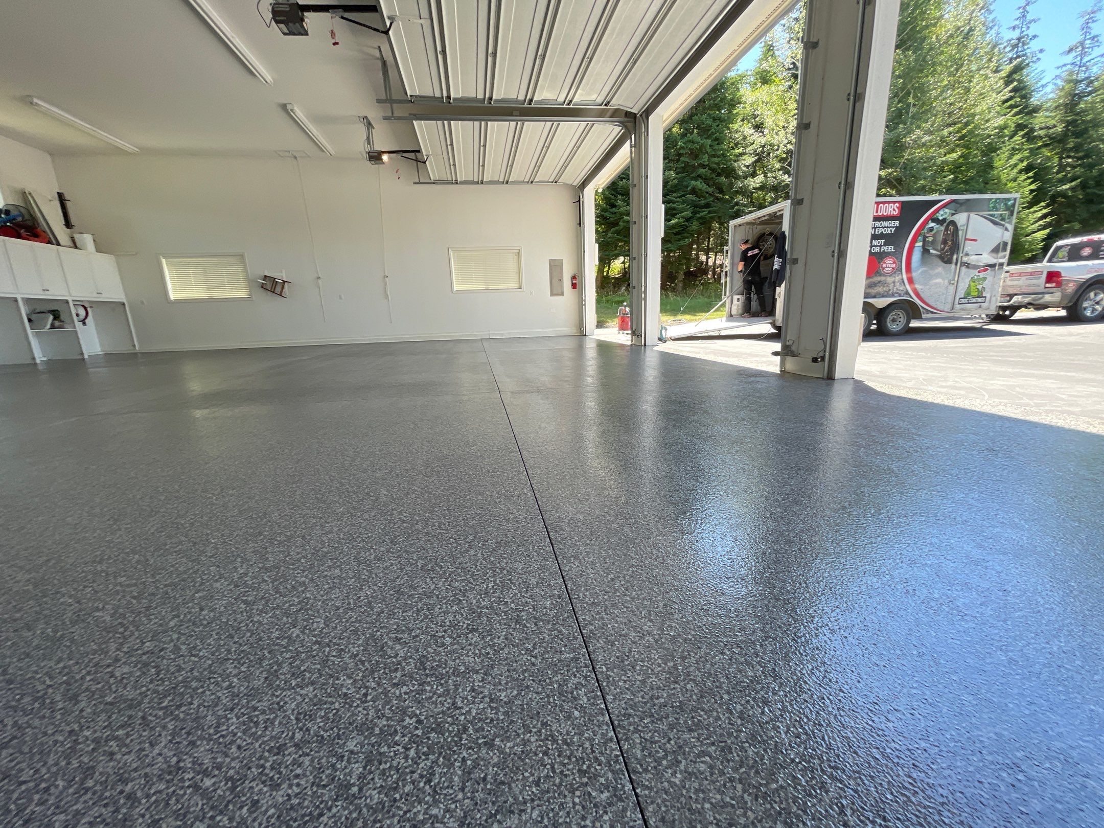 Garage Transformation using Echo 1/4" Chip by Croc Coatings, LLC
