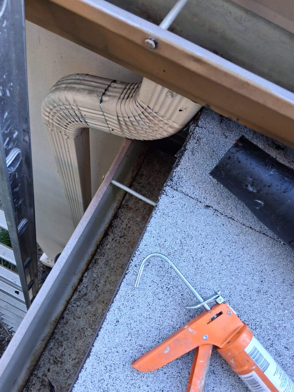 Gutter Cleaning Service in Sarasota FL by Gutter Professors