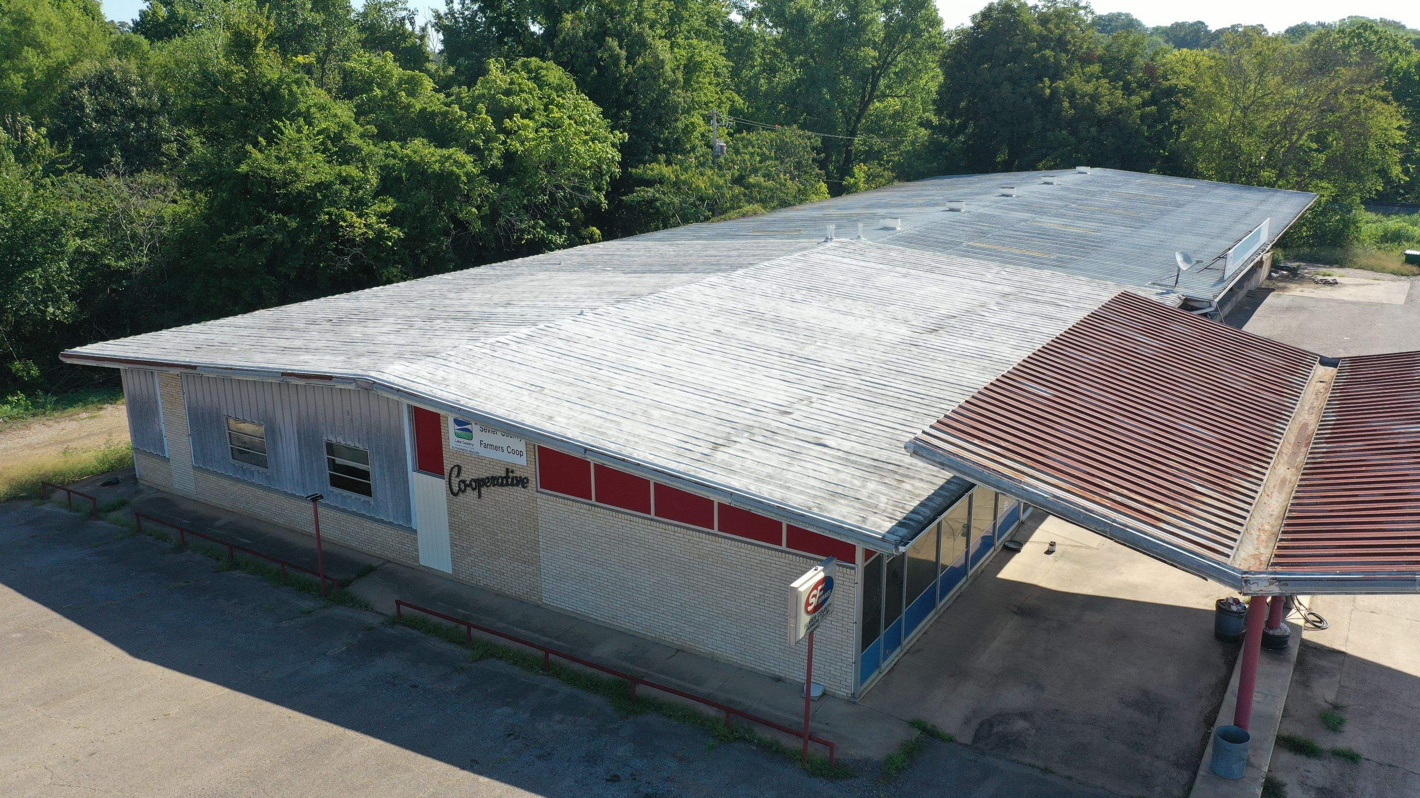 Sevier County Farmer's Co-Op by Hostetler Roofing