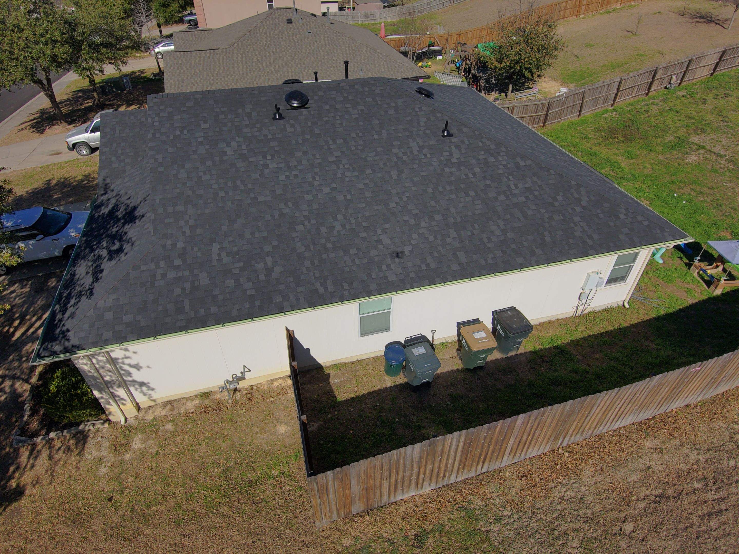 Onyx Black - Owens Corning TruDefinition Duration by RoofsOnly.com