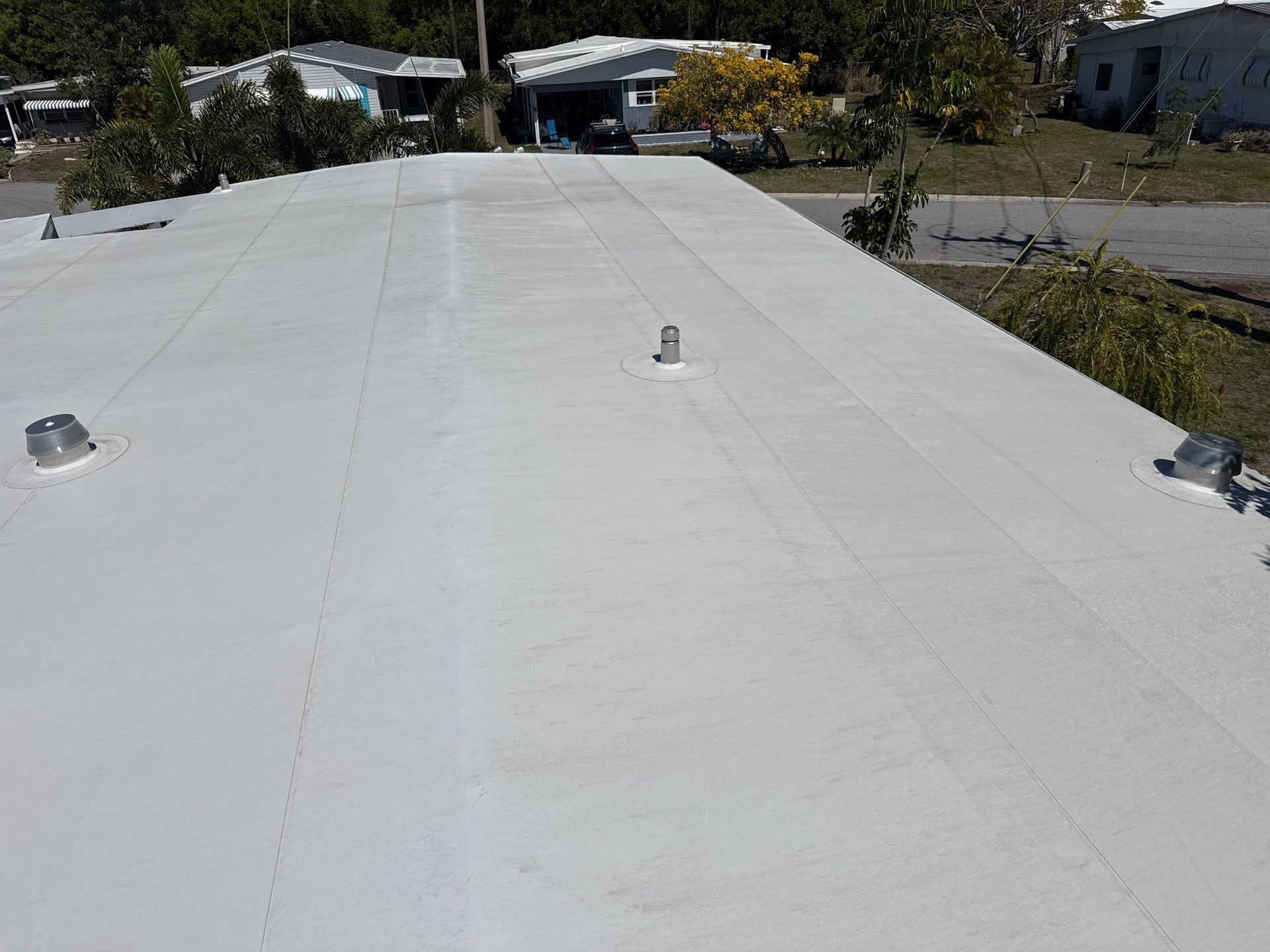 TPO Roof Cleaning – Tri-Par Estates, Sarasota, FL (5-Star Review) by Sunshine AquaWash