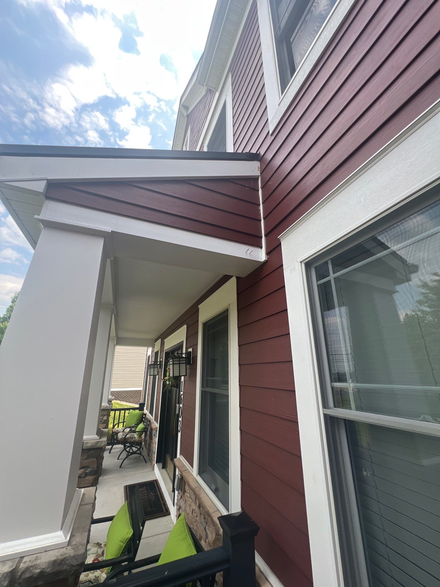 Countrylane Red James Hardie Siding Replacement in Franklin Park by Knockout Home Solutions