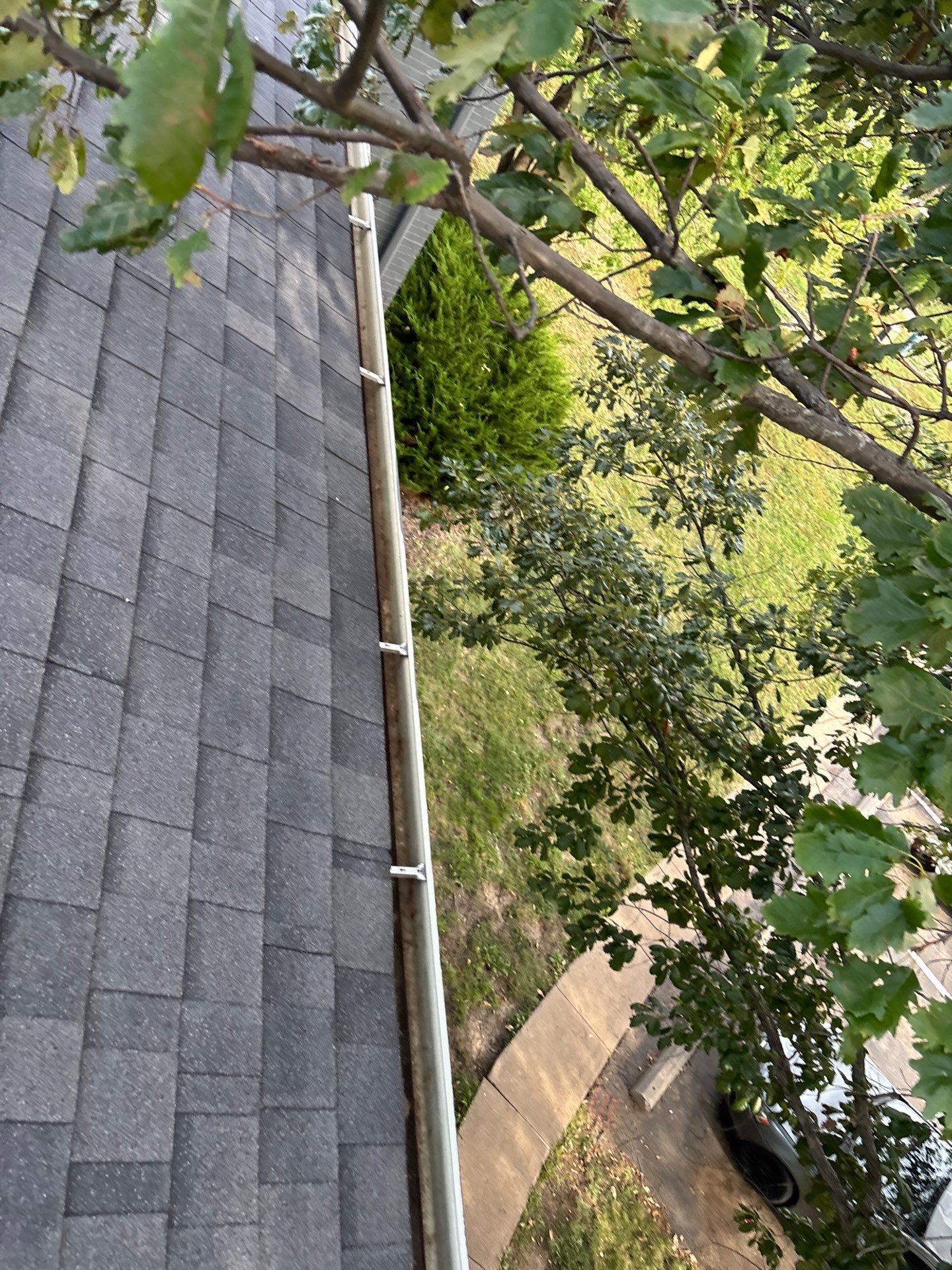 Commercial gutter cleaning Nebraska after photo with clean gutters