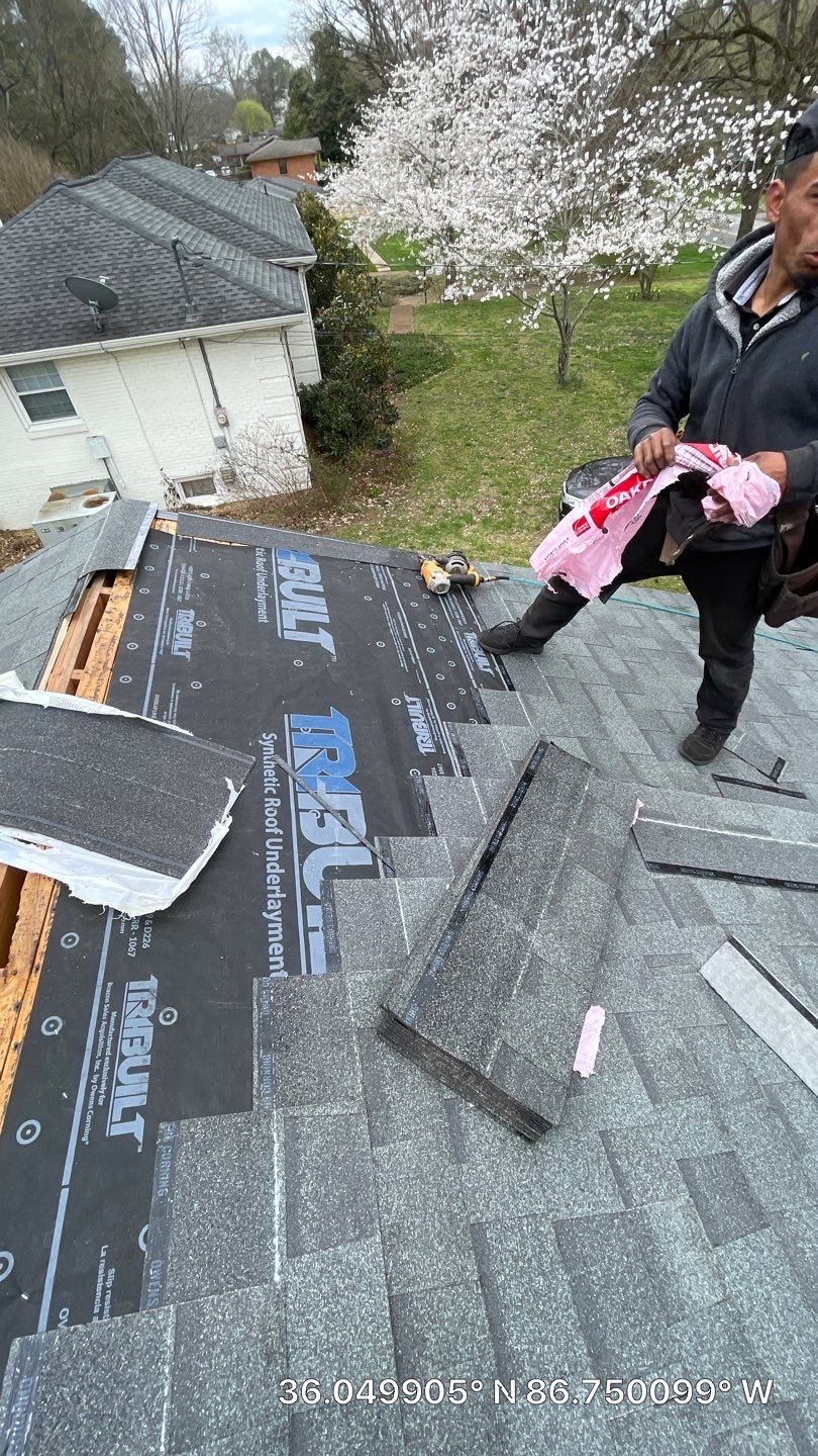Residential Roofing Installation using Owens Corning Oakridge Roofing System by Undersun Roofing 
