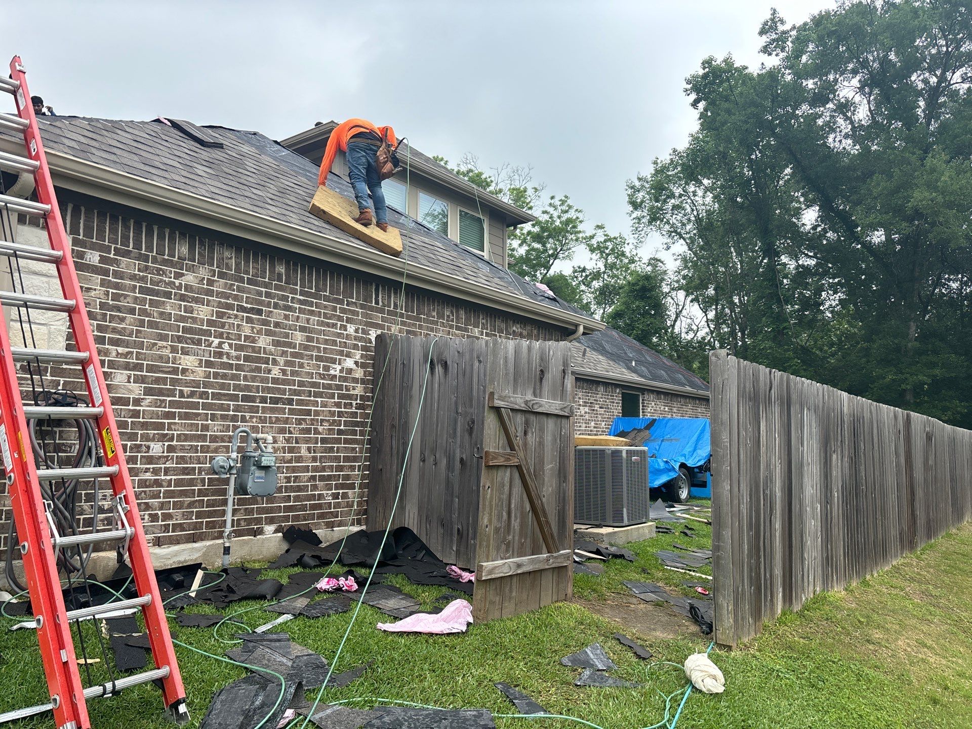 Residential Roofing Installation using Owen's Corning Duration (Lifetime) Shingles by Roof Repair Company