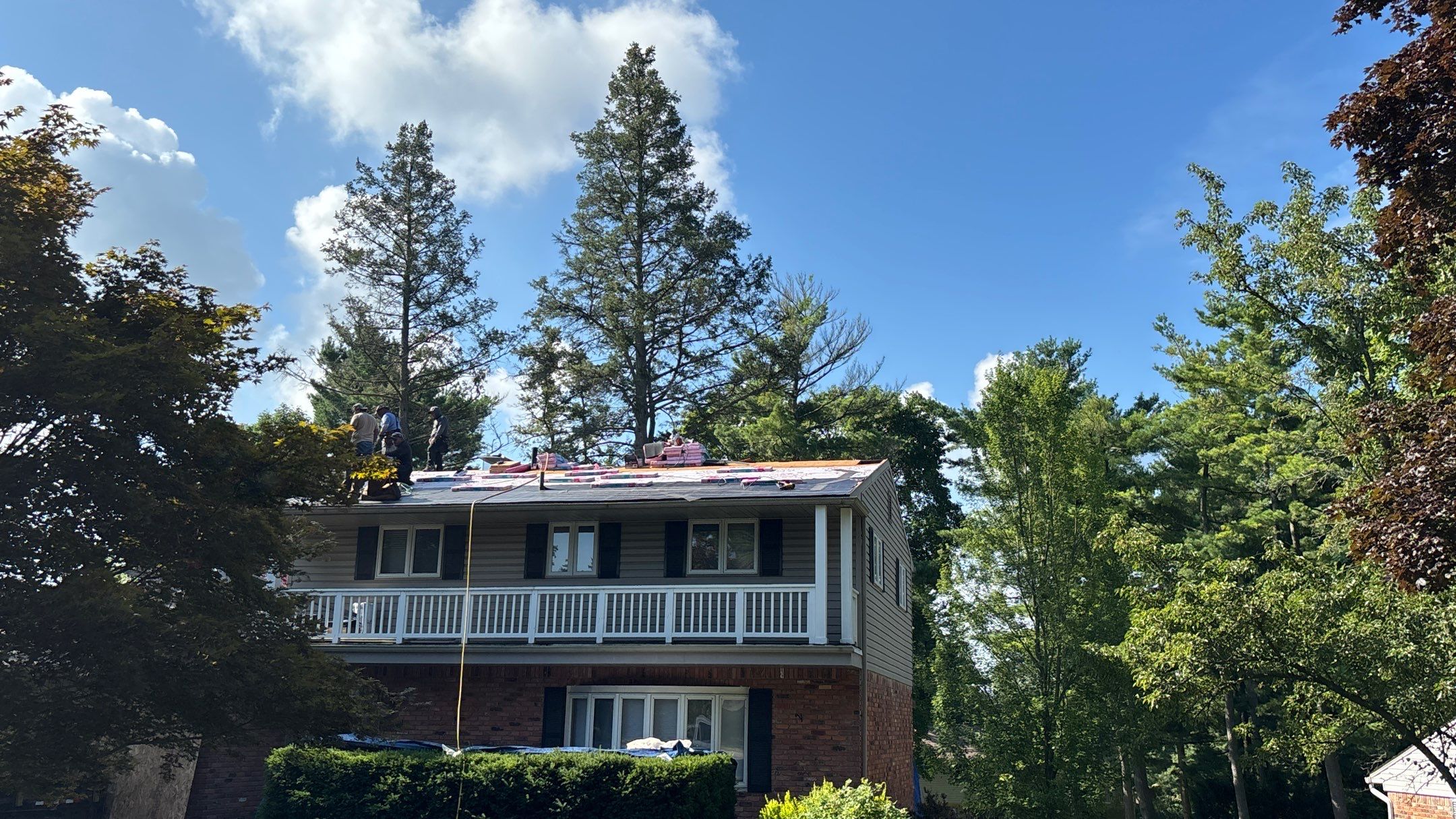 Roof Replacement using Owens Corning Onyx Black by 180 Contractors