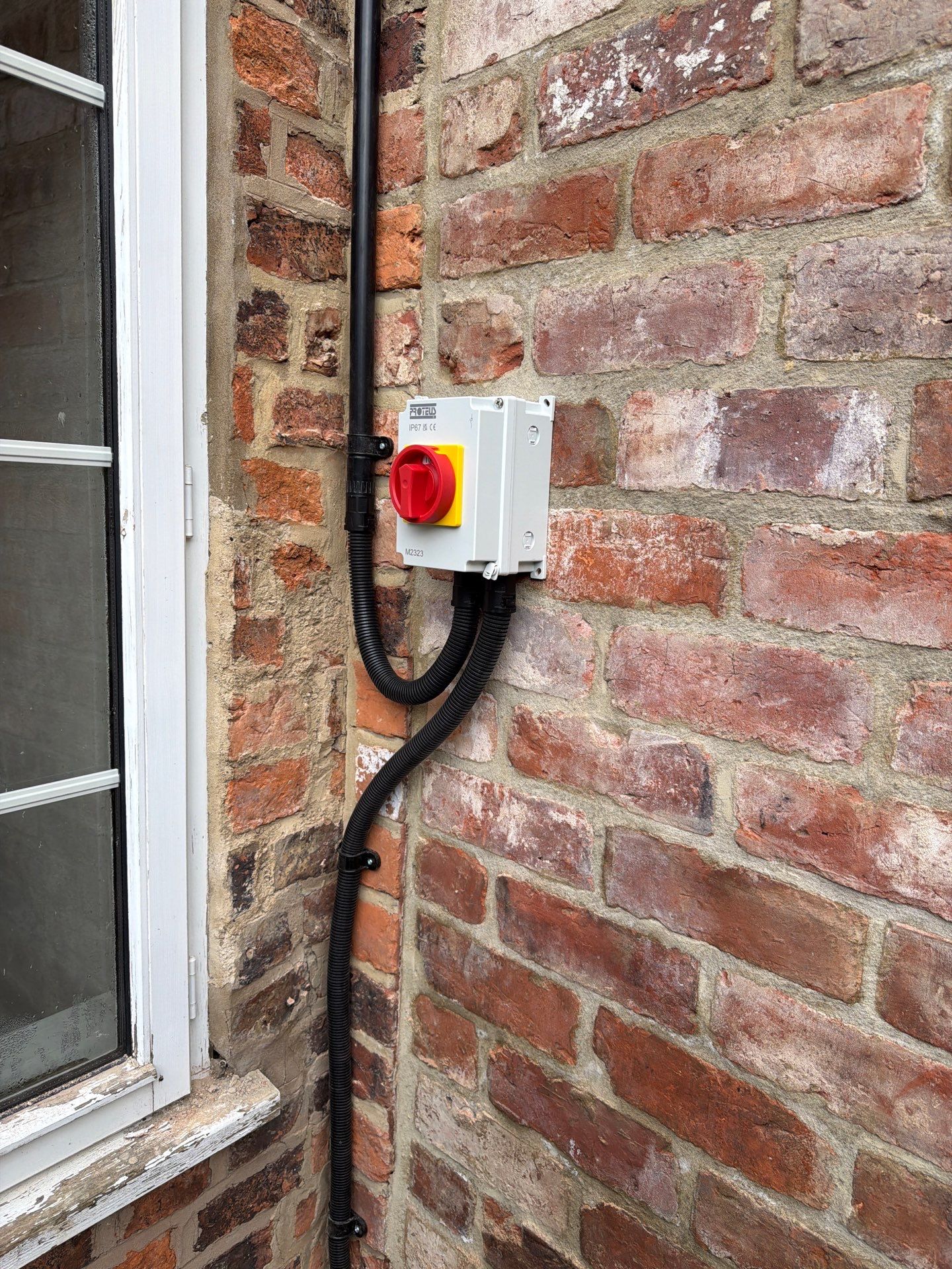 🔥 Heat Pumps in Old Stone Properties? Let’s Bust That Myth… by Elite Services Group Ltd