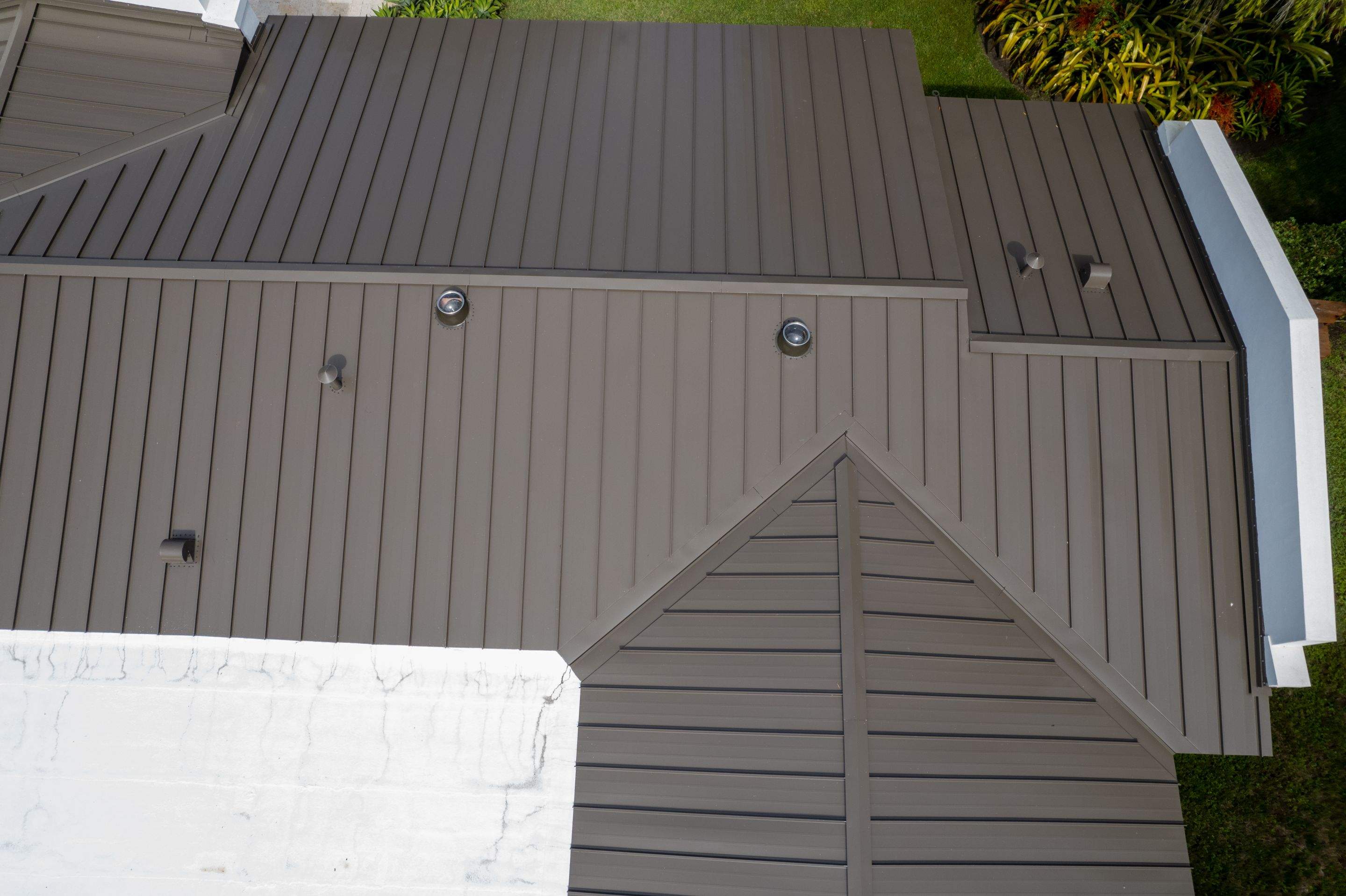 Metal Roof - Galvalume - Medium Bronze by Istueta Roofing