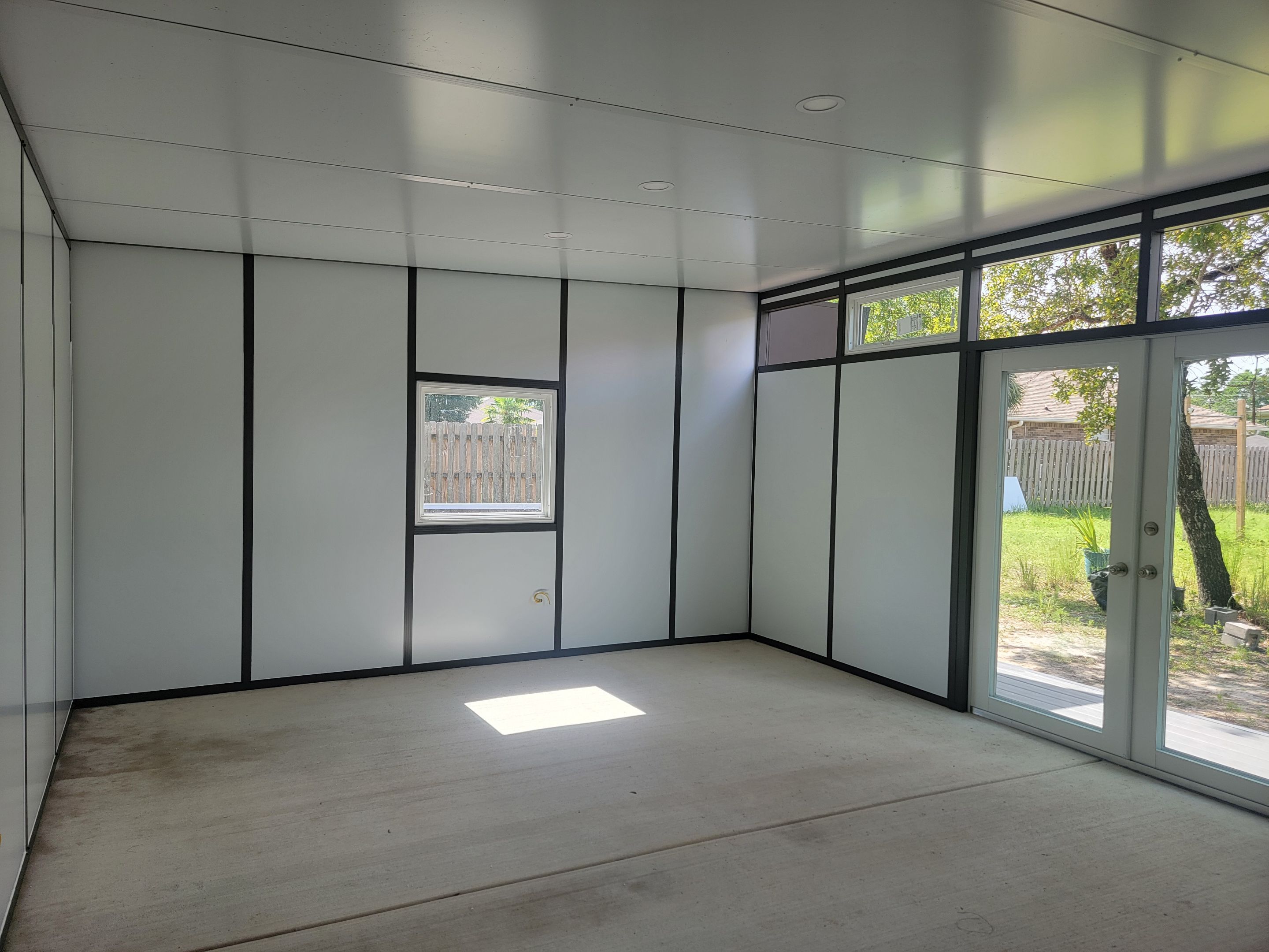 Modern Style Blockhouse in Navarre by Titan Sunrooms