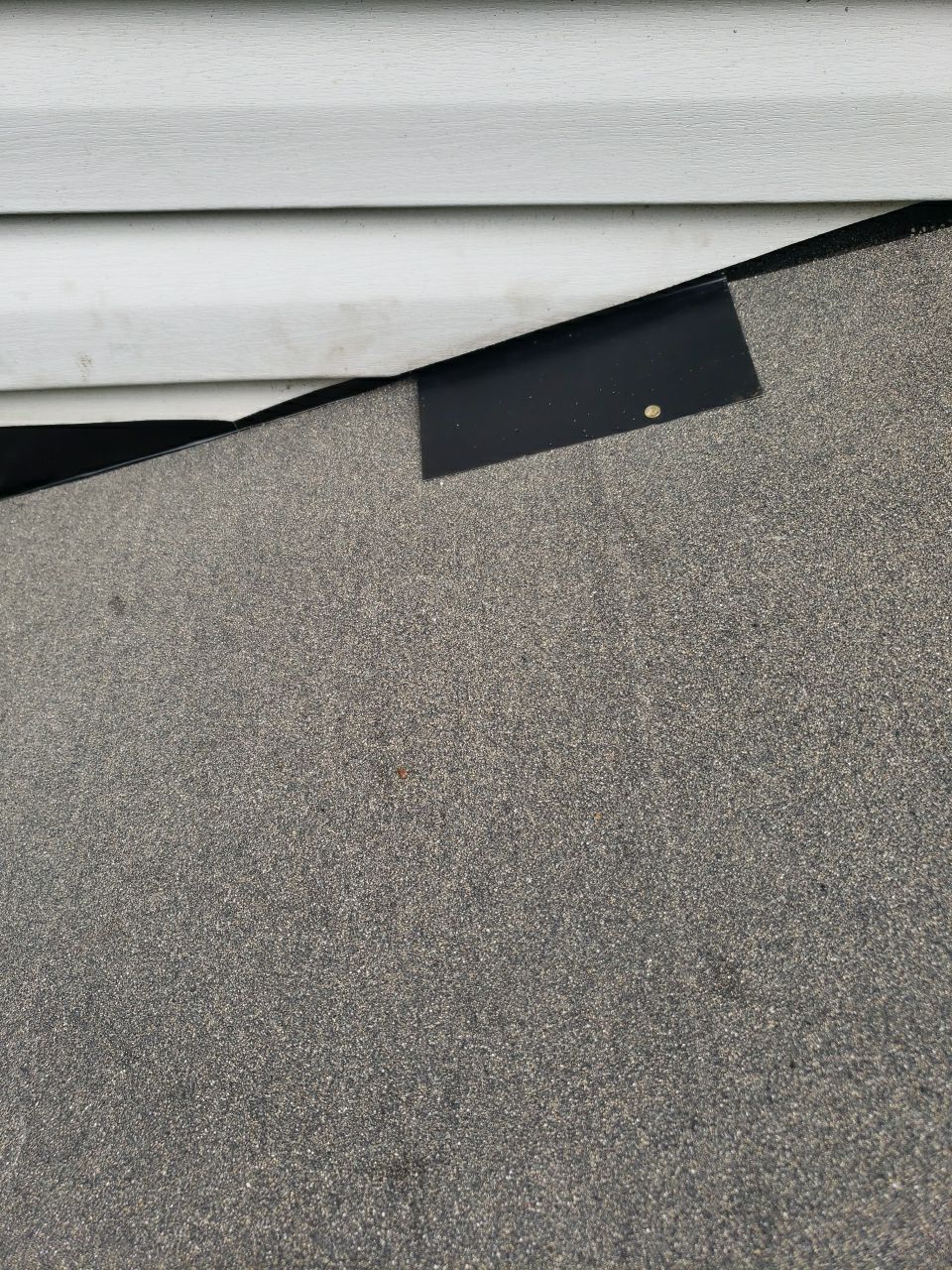 Brand: Atlas Pinnacle Color: Pristine Scotchgarde Black Drip: White by Eagle Eye Roofing