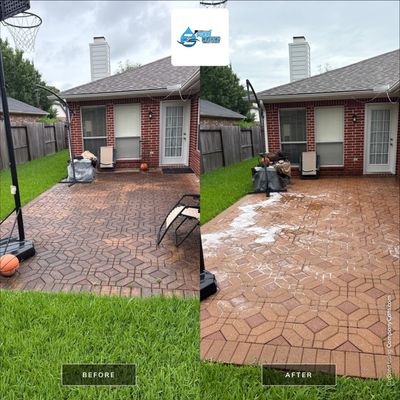 Residential Concrete Driveway and Sidewalk Pressure Washing in Pearland