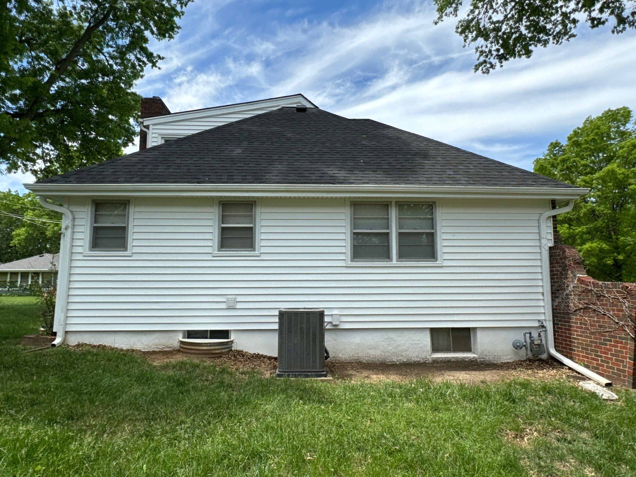 Siding Installation using White Market Square by EEC Windows, Siding & Roofing