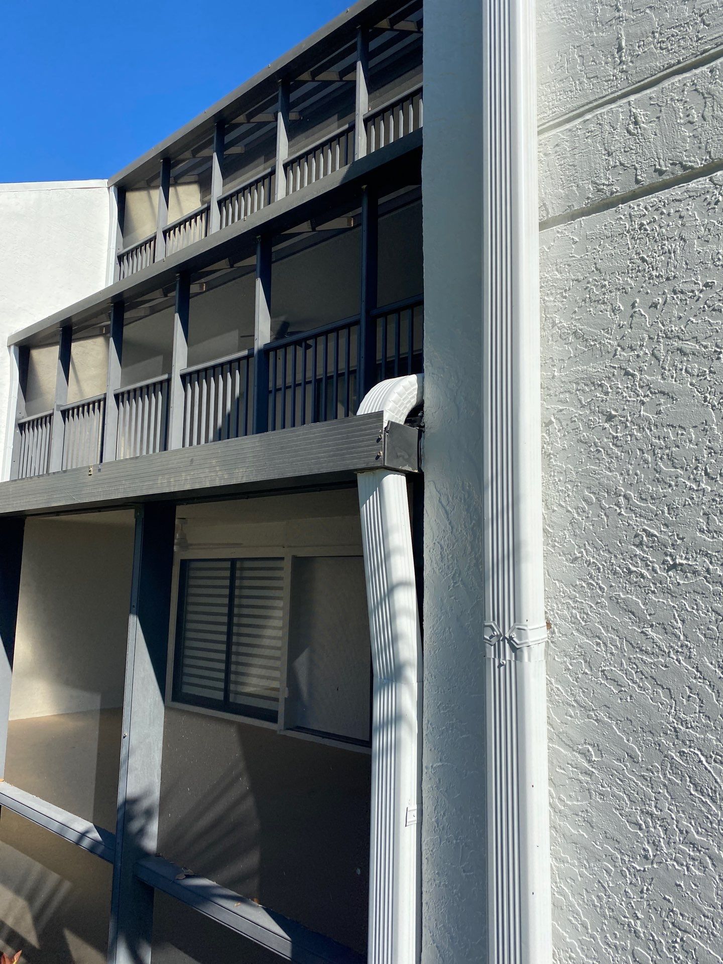 Gutter cleaning all buildings are the same for 6 units in Fort Myers FL by Gutter Professors