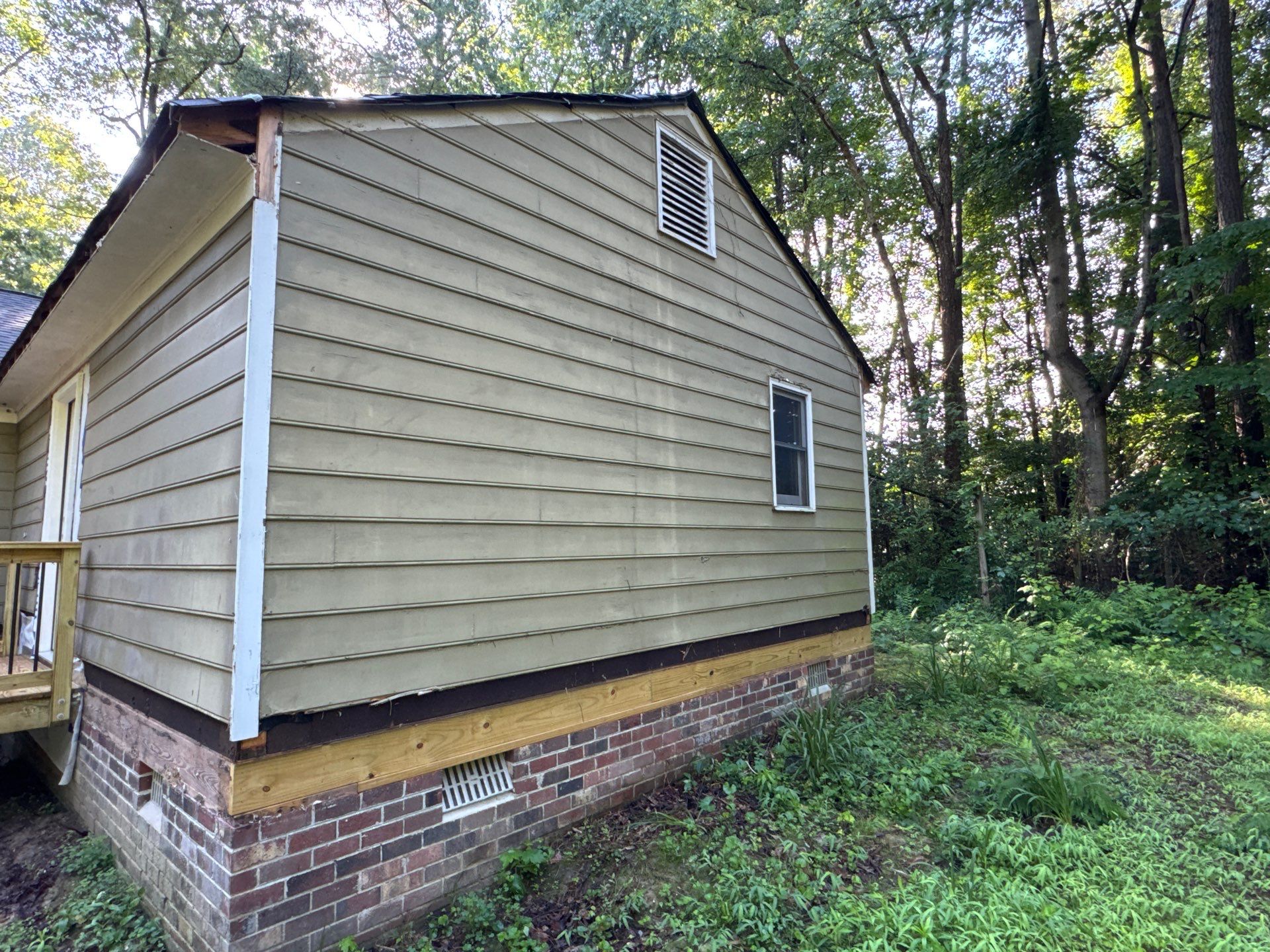 Siding Replacement and Structural Wood Rot Repairs in Mechanicsville by Cade Construction