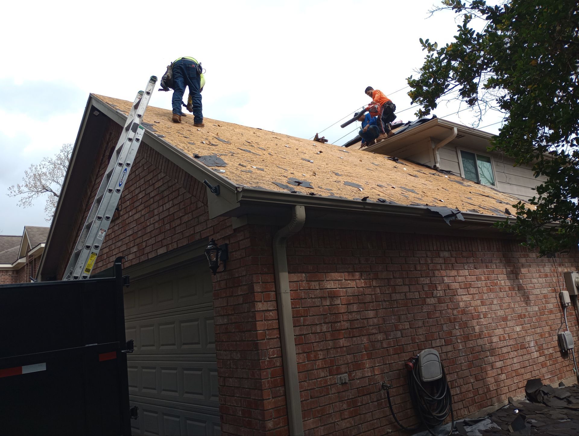 Residential Roofing Installation using Owen's Corning Duration (Lifetime) Shingles by Roof Repair Company