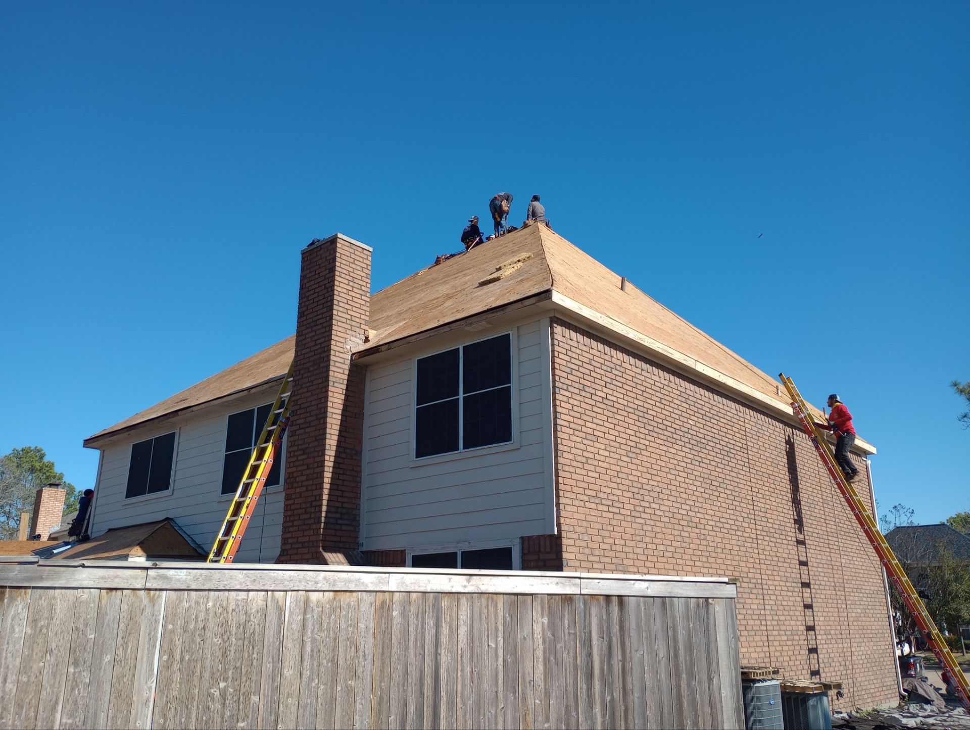 Residential Roofing Installation using Owen's Corning Duration (Lifetime) Shingles by Roof Repair Company