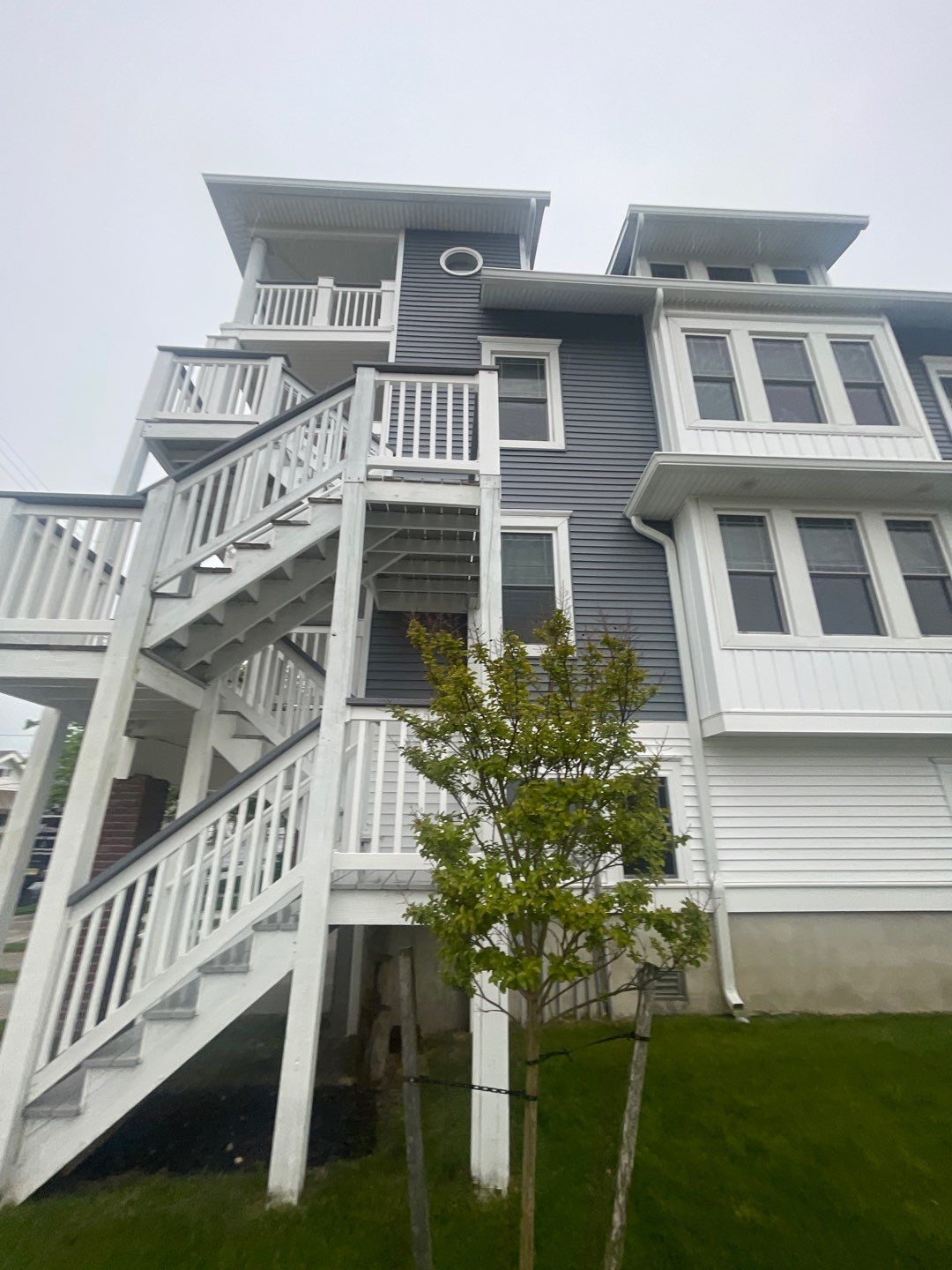 Building Wash, Decks, Railings & concrete by SJ Exterior