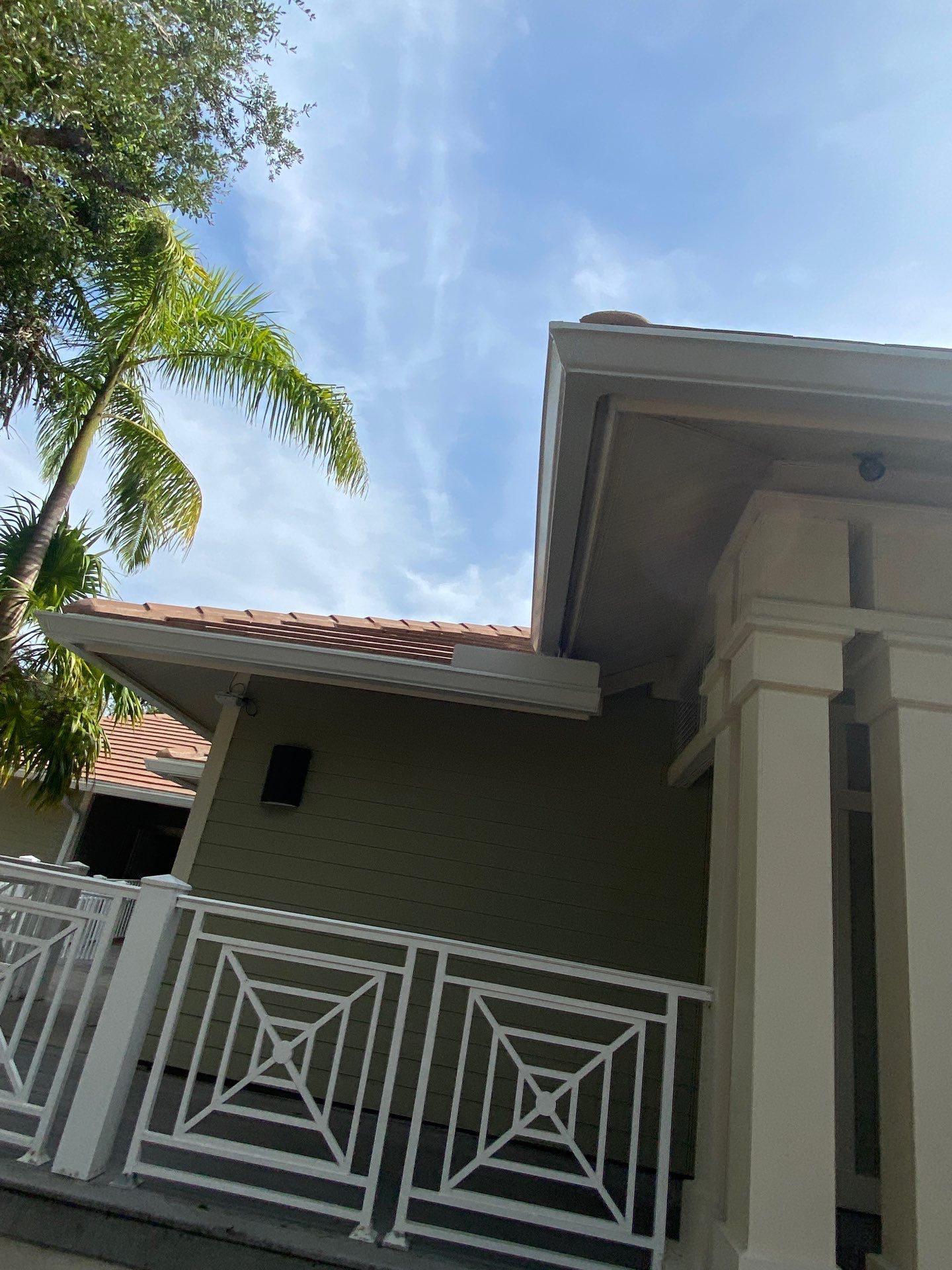7-Inch Smooth Box Seamless Gutters using smooth box gutters in Fort Myers FL by Gutter Professors