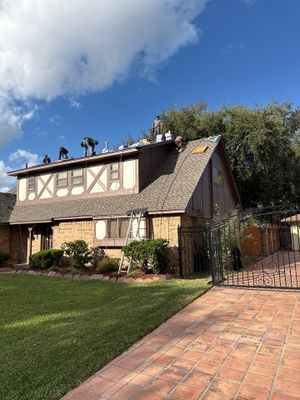 Residential Roof Replacement using GAF HDZ - Weathered Wood