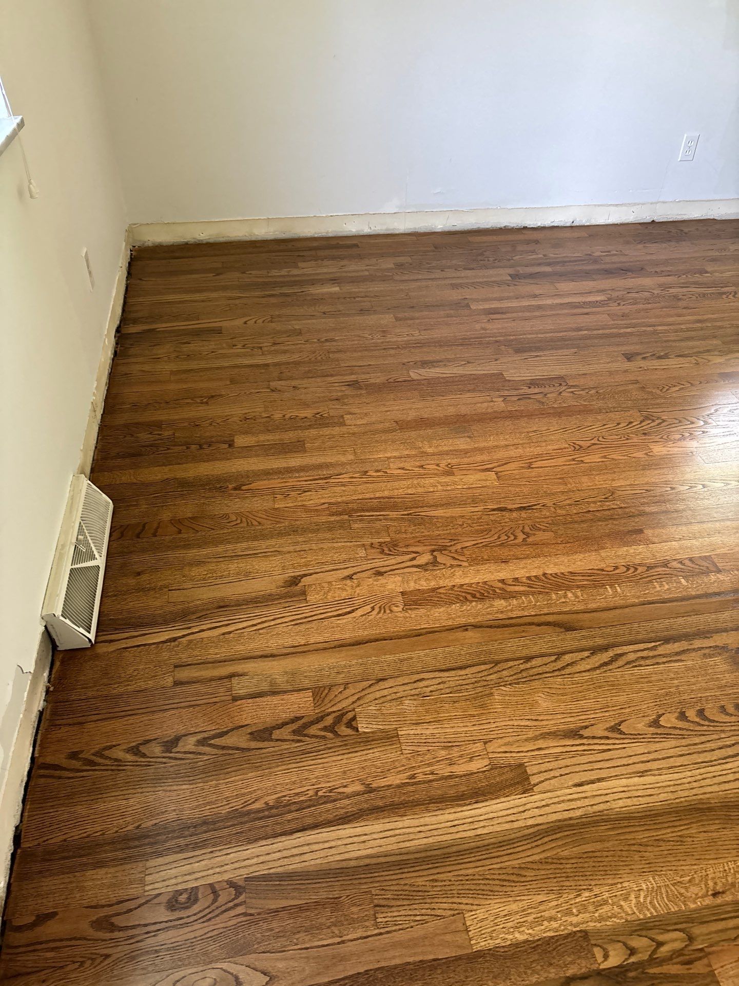 Red Oak Hardwood Floor Installation and Refinishing in Cincinnati by Footprints Floors Kentucky