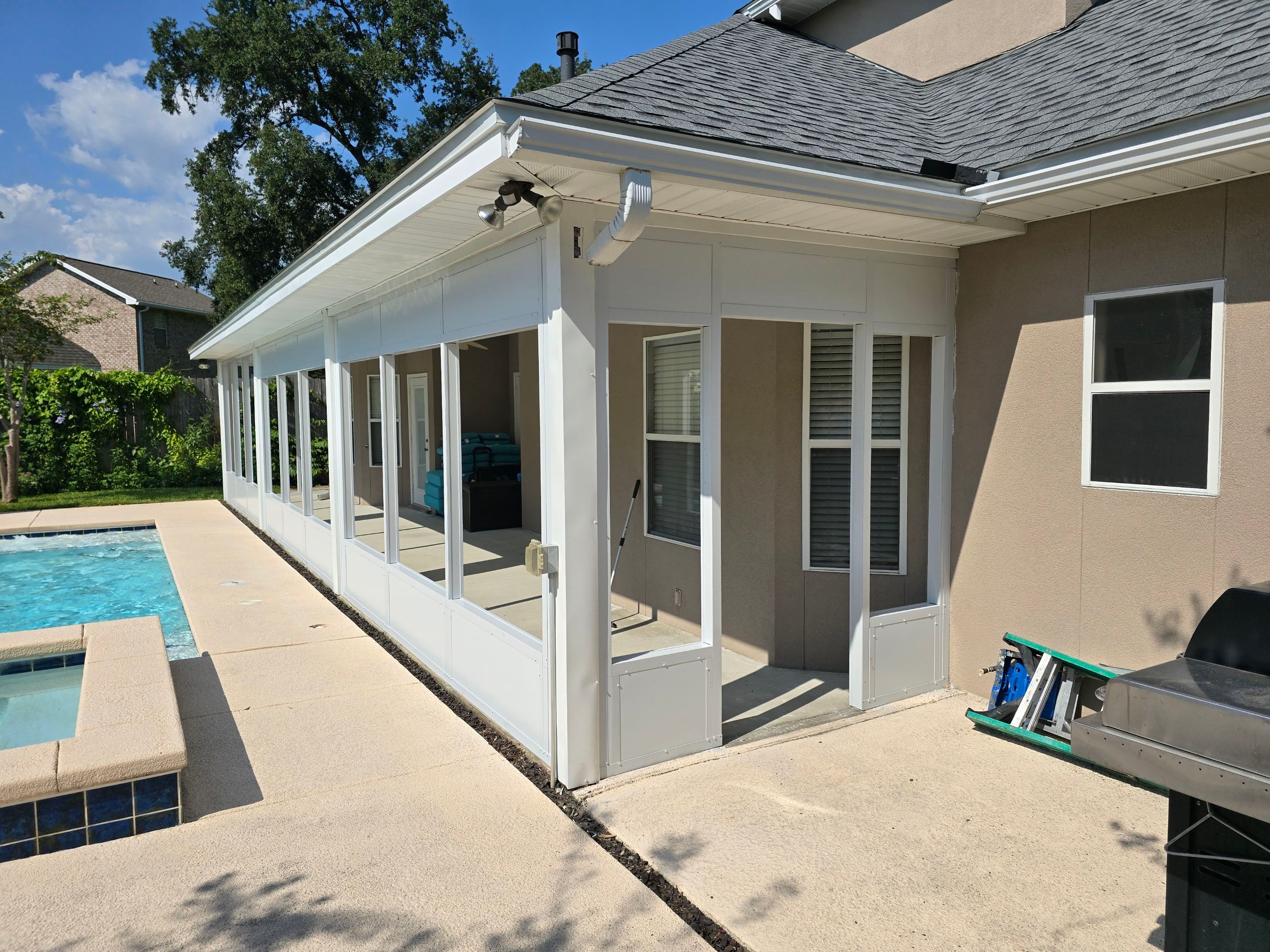 Poolside Glass Under in Fort Walton Beach by Titan Sunrooms