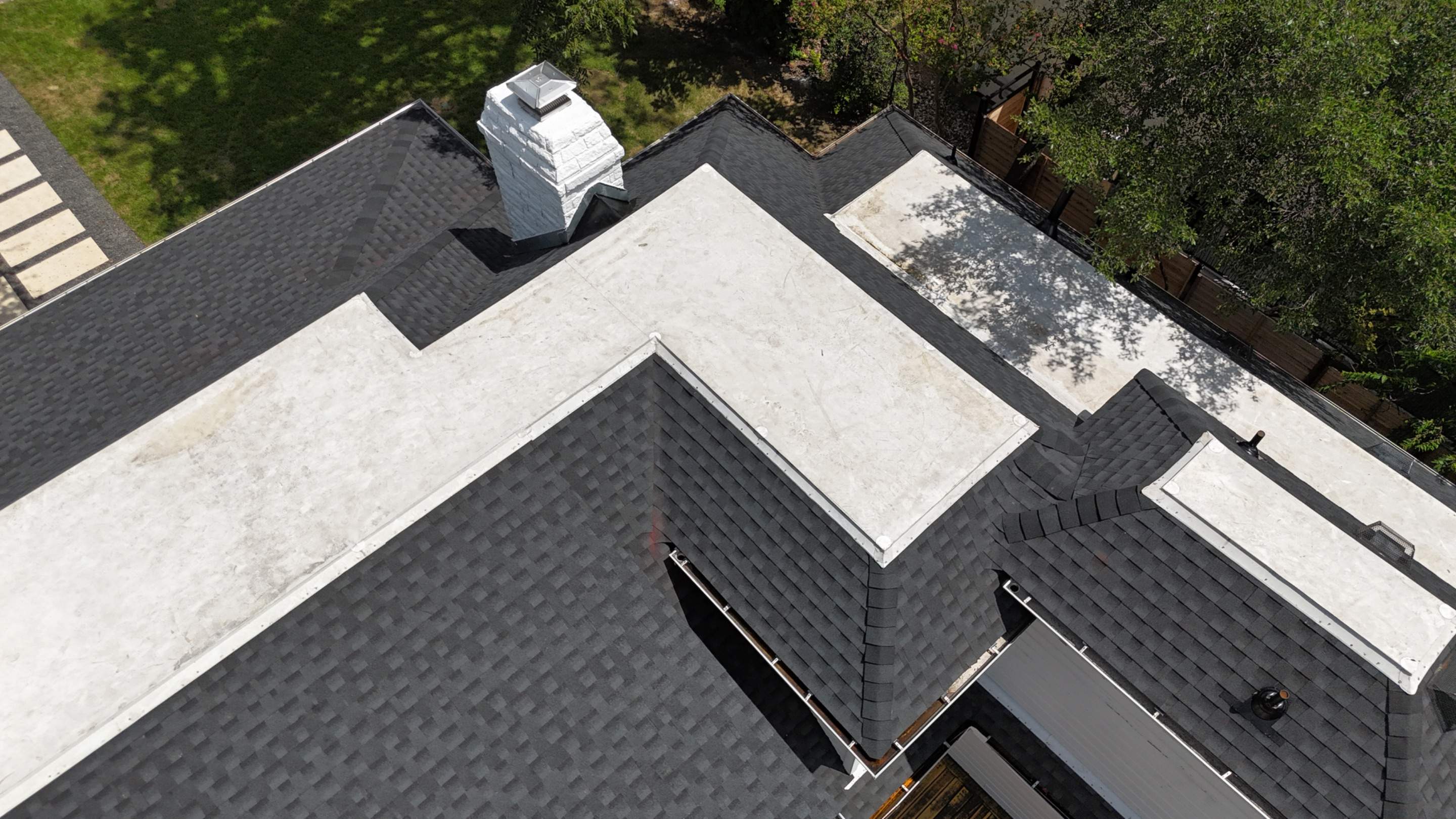 Charcoal - GAF Timberline HDZ by RoofsOnly.com