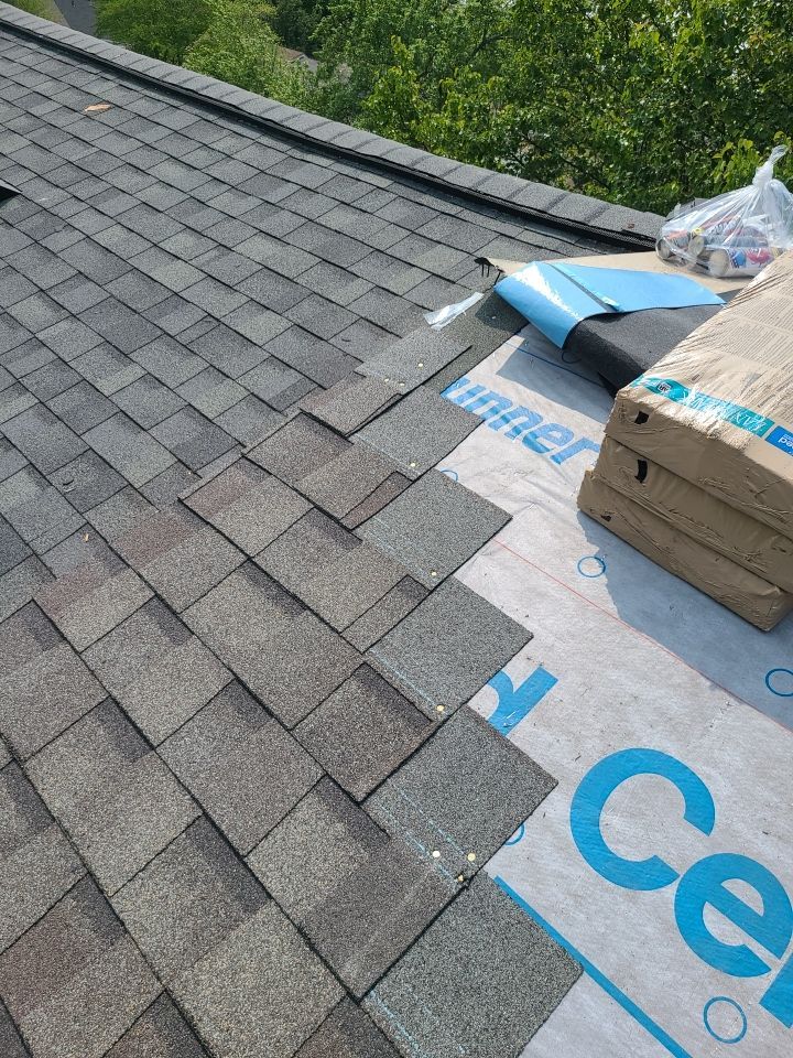 Alexandria - Certainteed Landmark Weathered Wood Shingles by RM Banning, Inc.