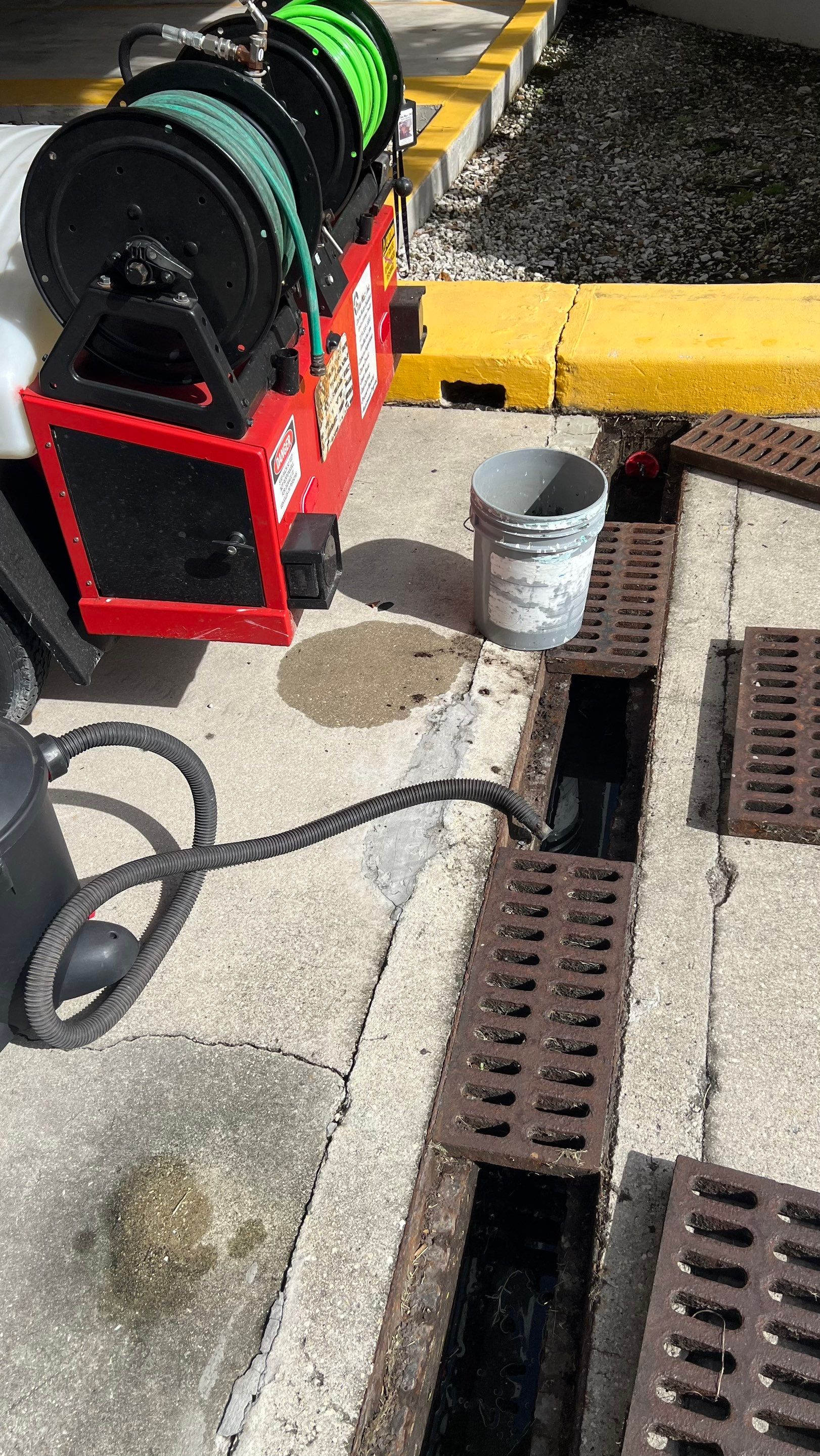 Marco Island Condo Stormwater System Maintenance and Standing Water Removal by APS Power & Water