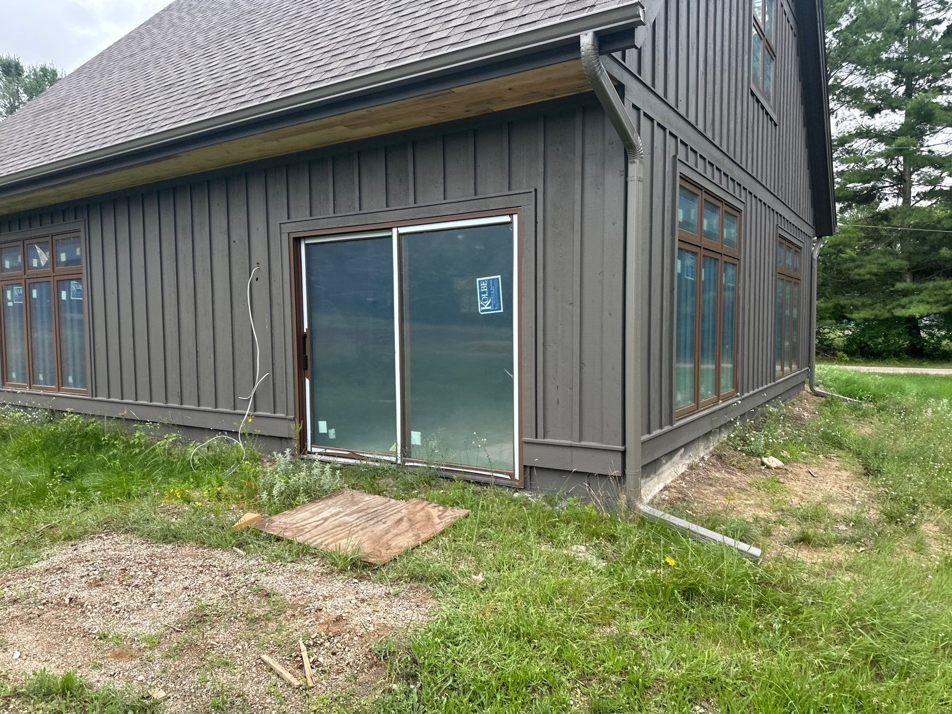 Seamless Gutter and Downspout Installation in Bellaire by Rainbow Seamless Systems