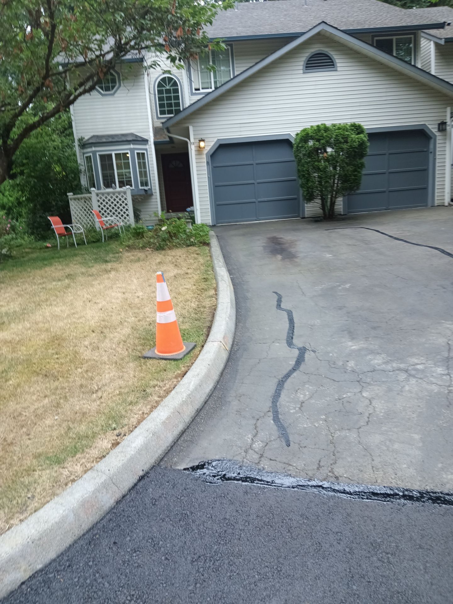 Curb Repaint | Seattle  by Jireh Asphalt & Concrete Inc 