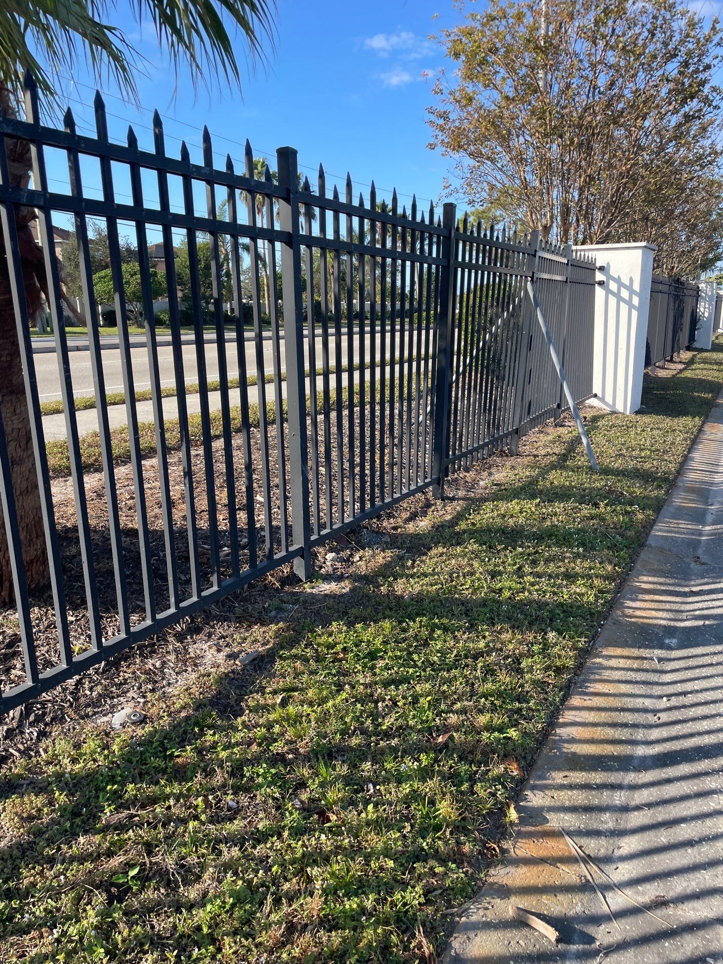 211 63rd Ave W  by H&Y Fence