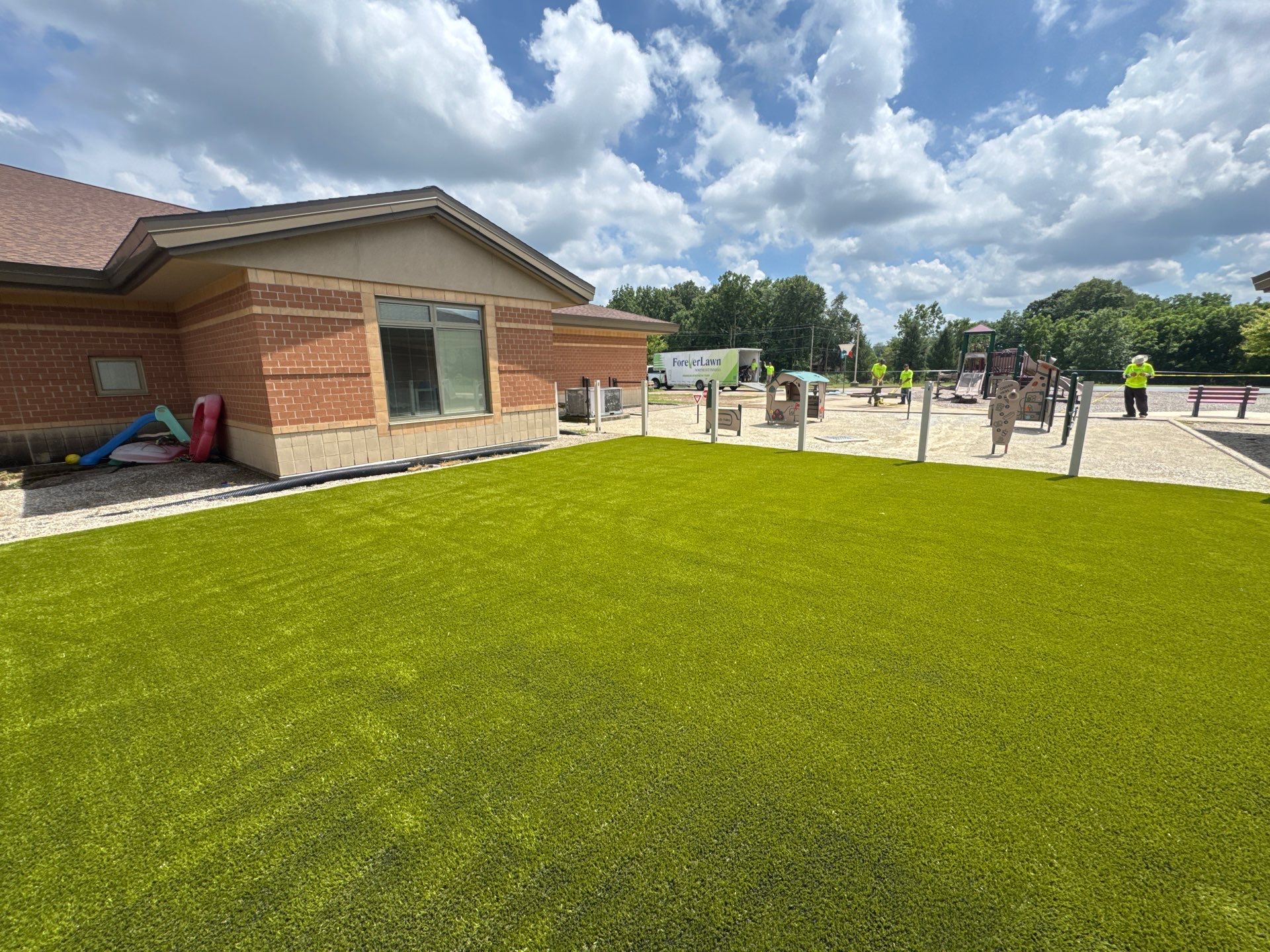 Flint Springs Elementary in Huntington, IN by ForeverLawn NEIN/INDY