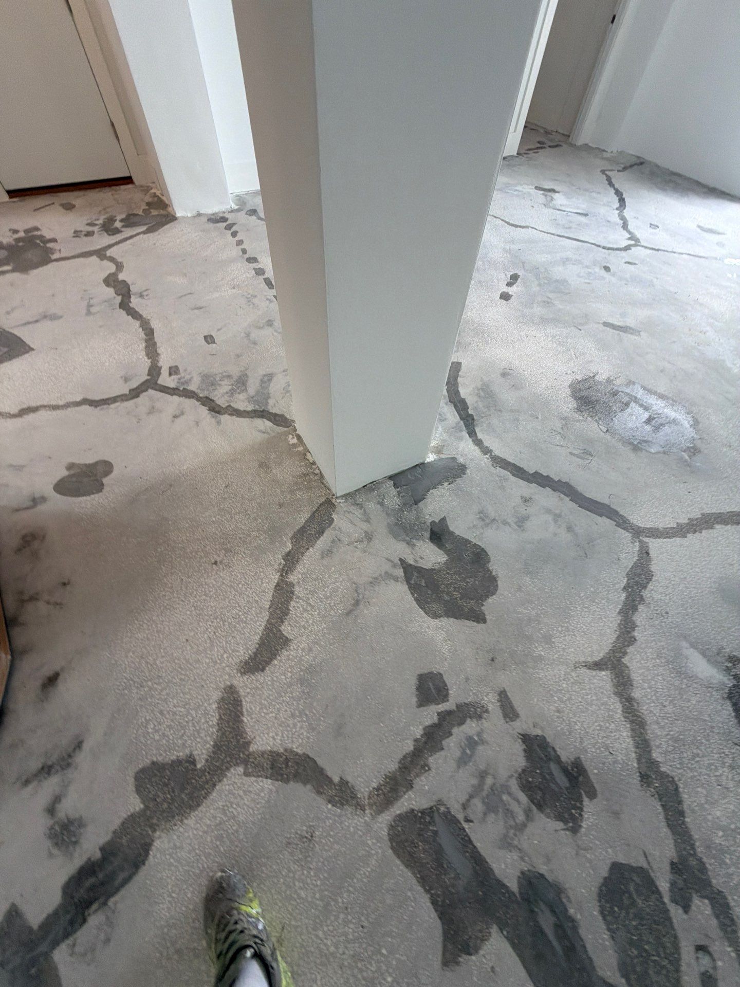 Residential Garage Floor Preparation and Epoxy Coating in Dunedin by Performance Floors & Coating
