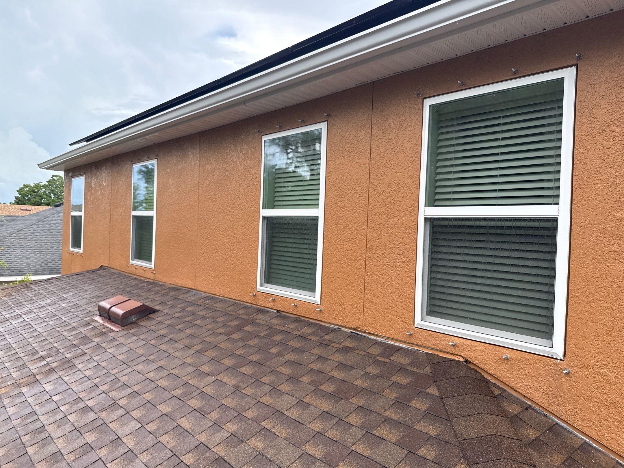 Full Exterior Cleaning – Two-Story House, Gutters, and Fence in Old Mill Preserve, Palmetto, FL by Sunshine AquaWash