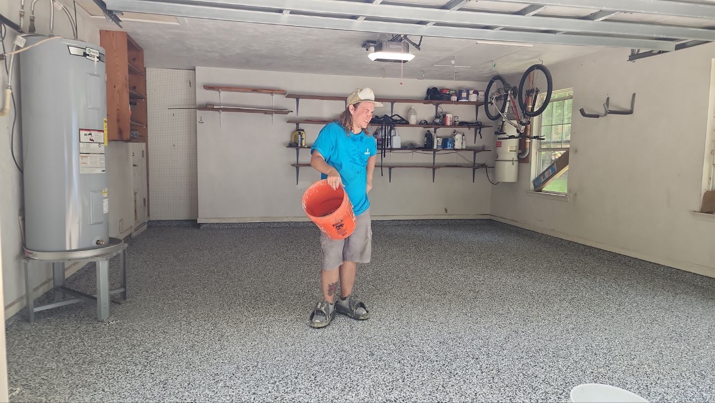 This home’s garage floor before and after is like DAY and NIGHT 🌙 by Deese Elite Concrete Coatings