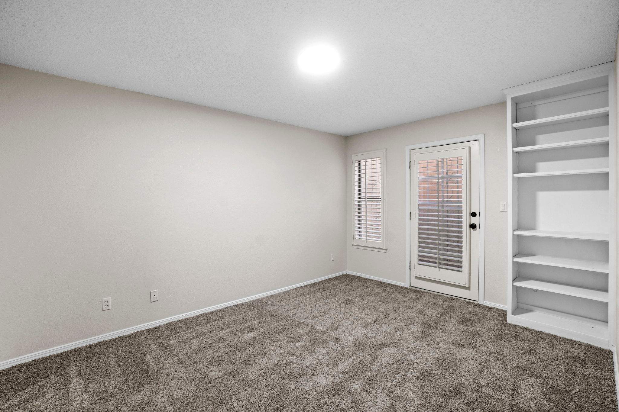 Luxury condo remodel by the golf course by Castro Brothers Solutions