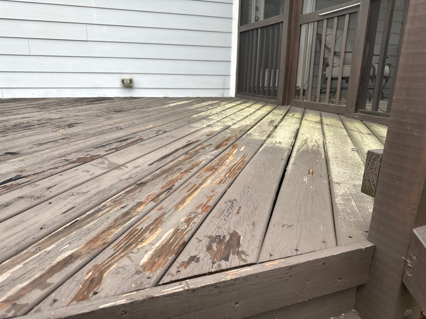Weathered Deck using AcryFin by DuraSeal
