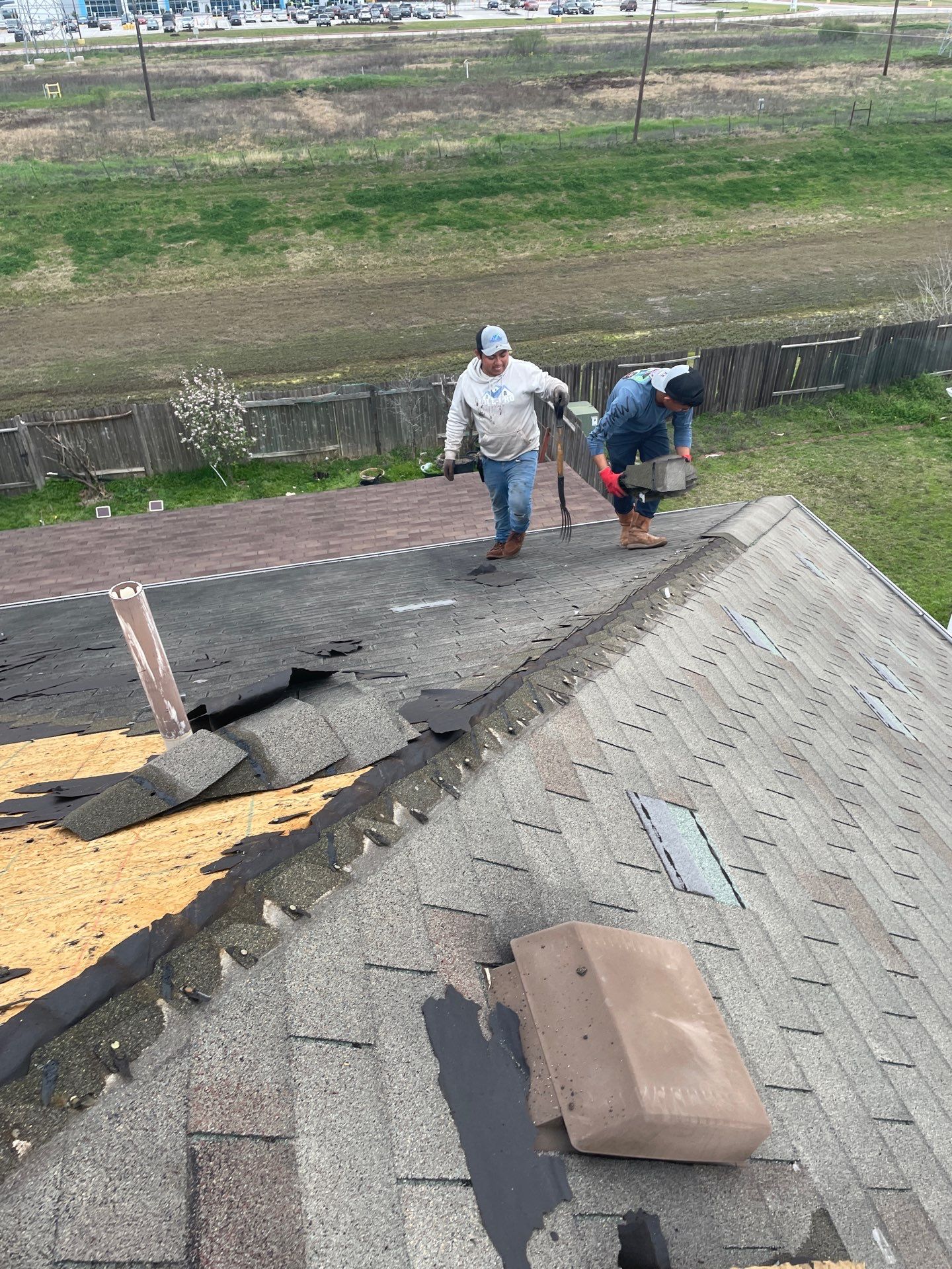 Residential Roofing Installation using Owen's Corning Duration (Lifetime) Shingles by Roof Repair Company